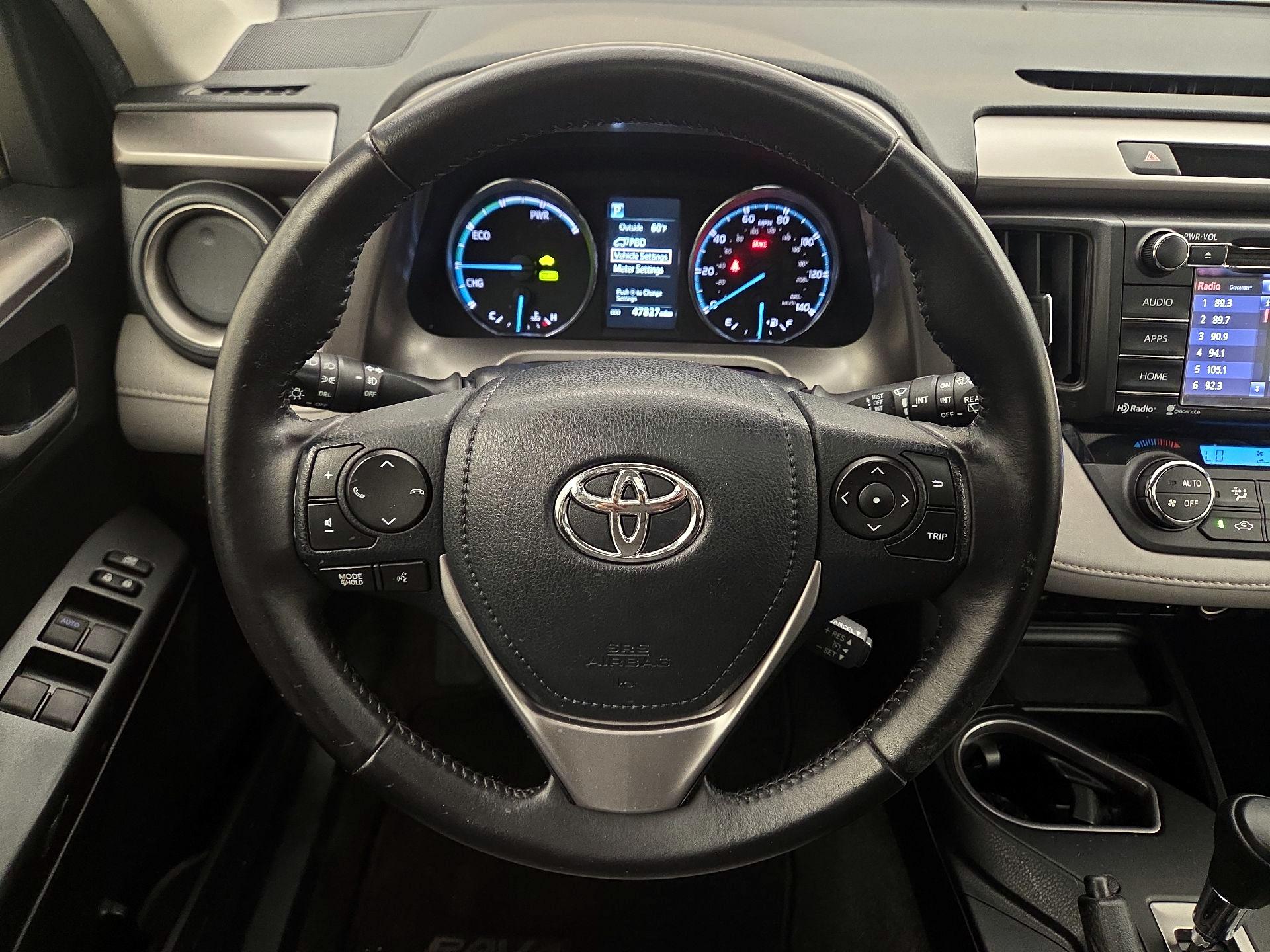 Thumbnail: 2016 Toyota RAV4 - 10