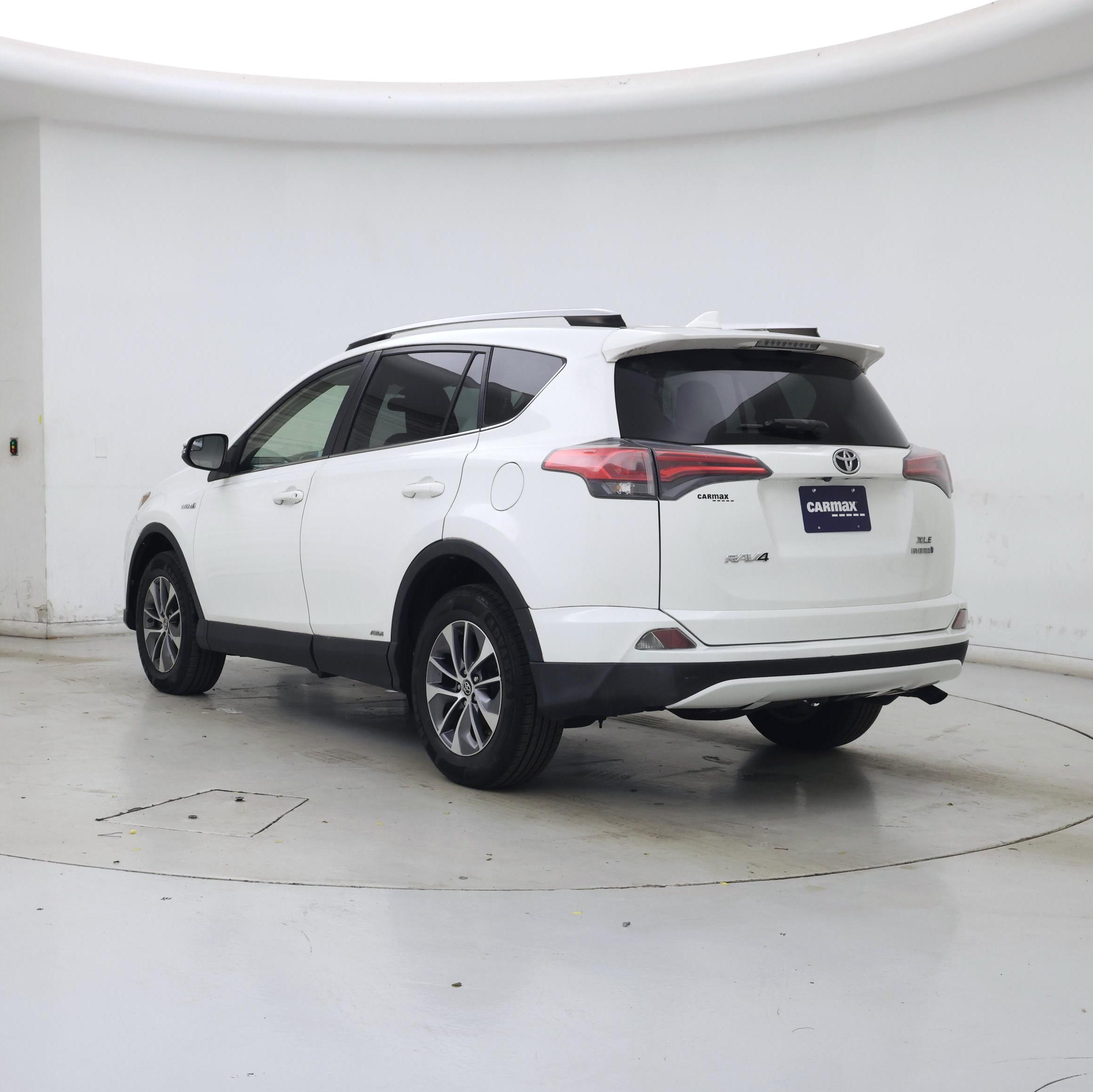 Thumbnail: 2016 Toyota RAV4 - 2