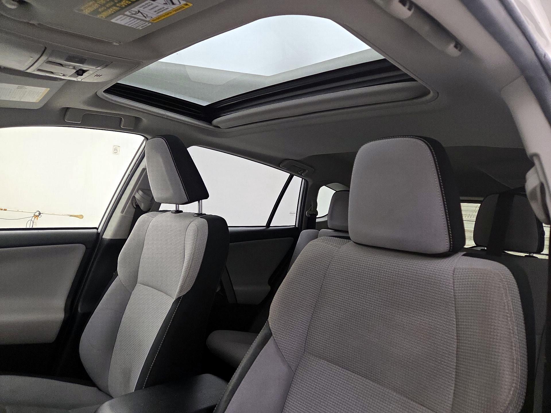 Thumbnail: 2016 Toyota RAV4 - 19