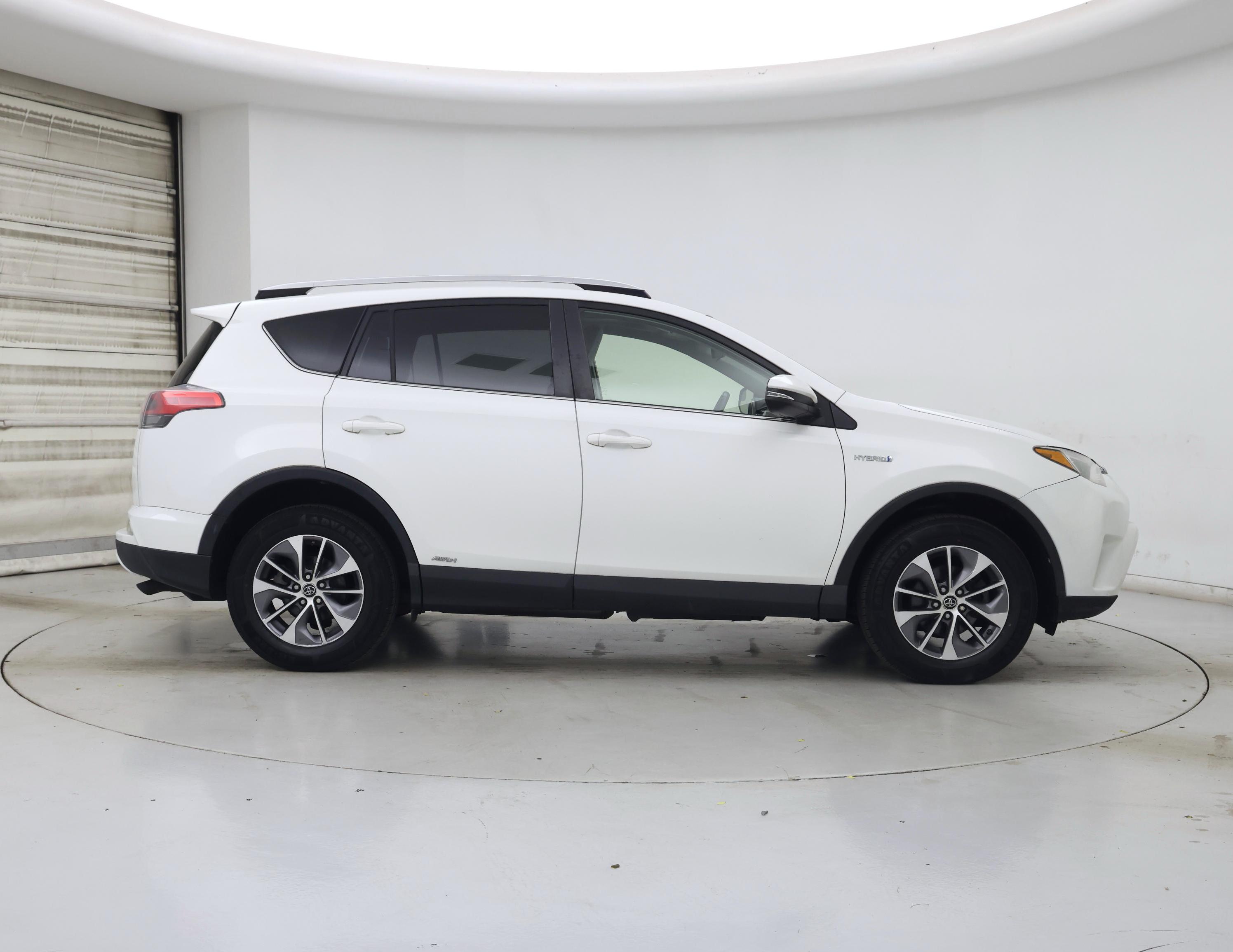 Thumbnail: 2016 Toyota RAV4 - 7