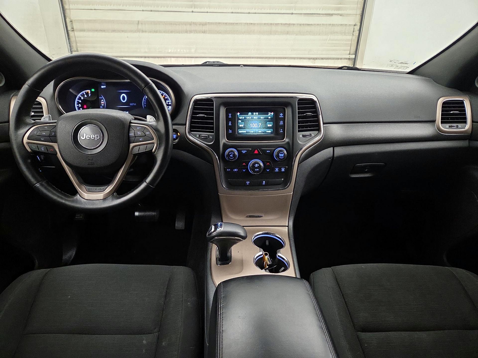Thumbnail: 2015 Jeep Grand Cherokee - 9