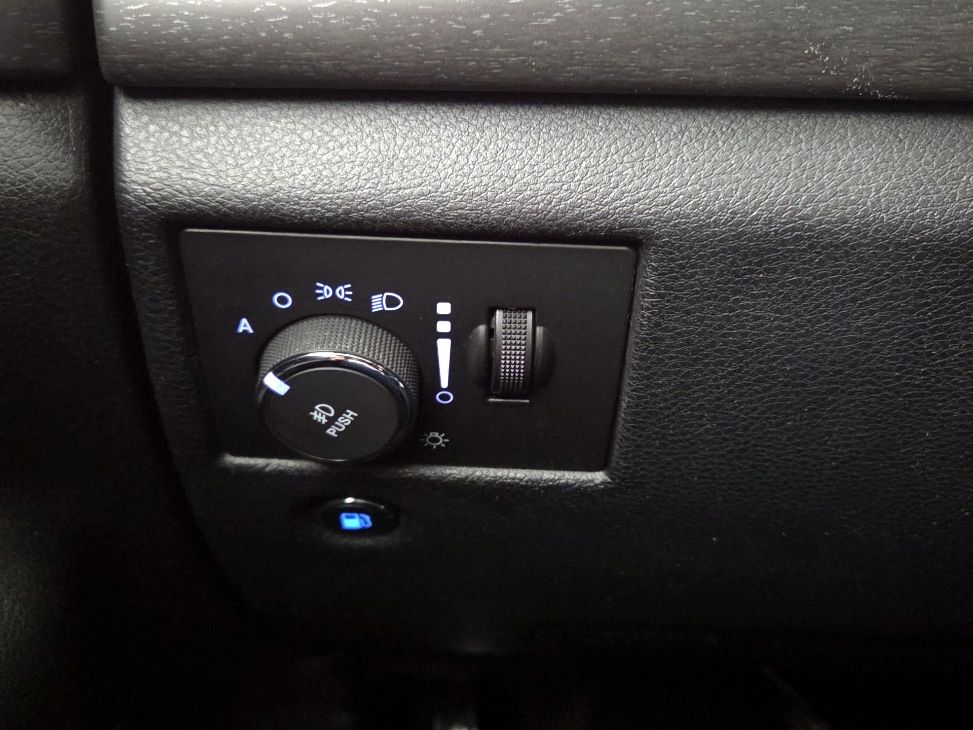 Thumbnail: 2015 Jeep Grand Cherokee - 13