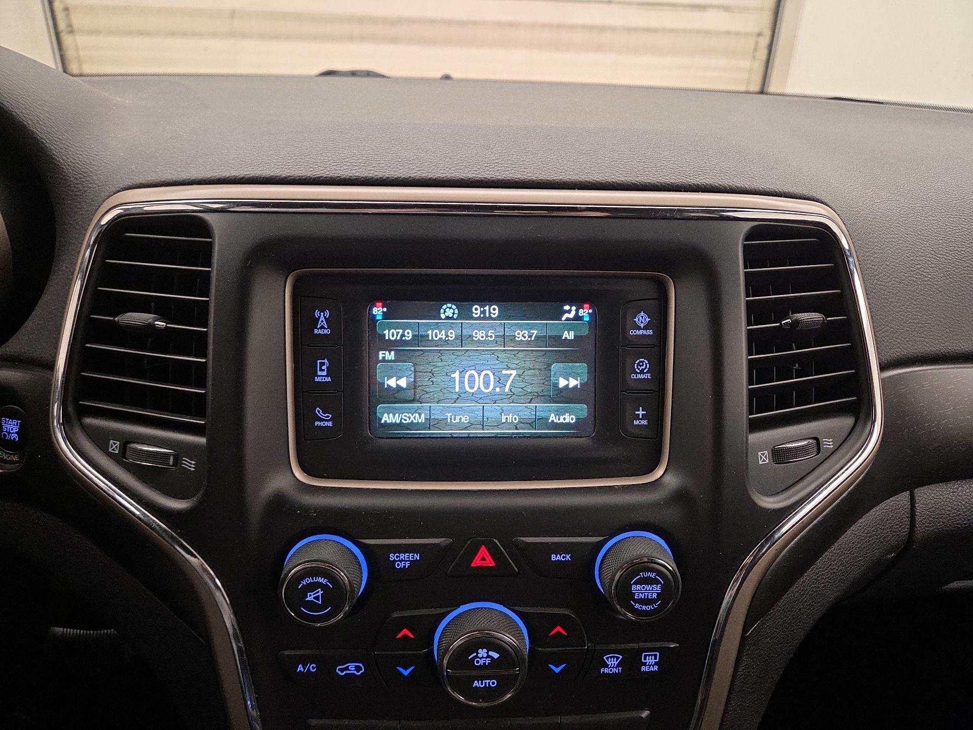 Thumbnail: 2015 Jeep Grand Cherokee - 14