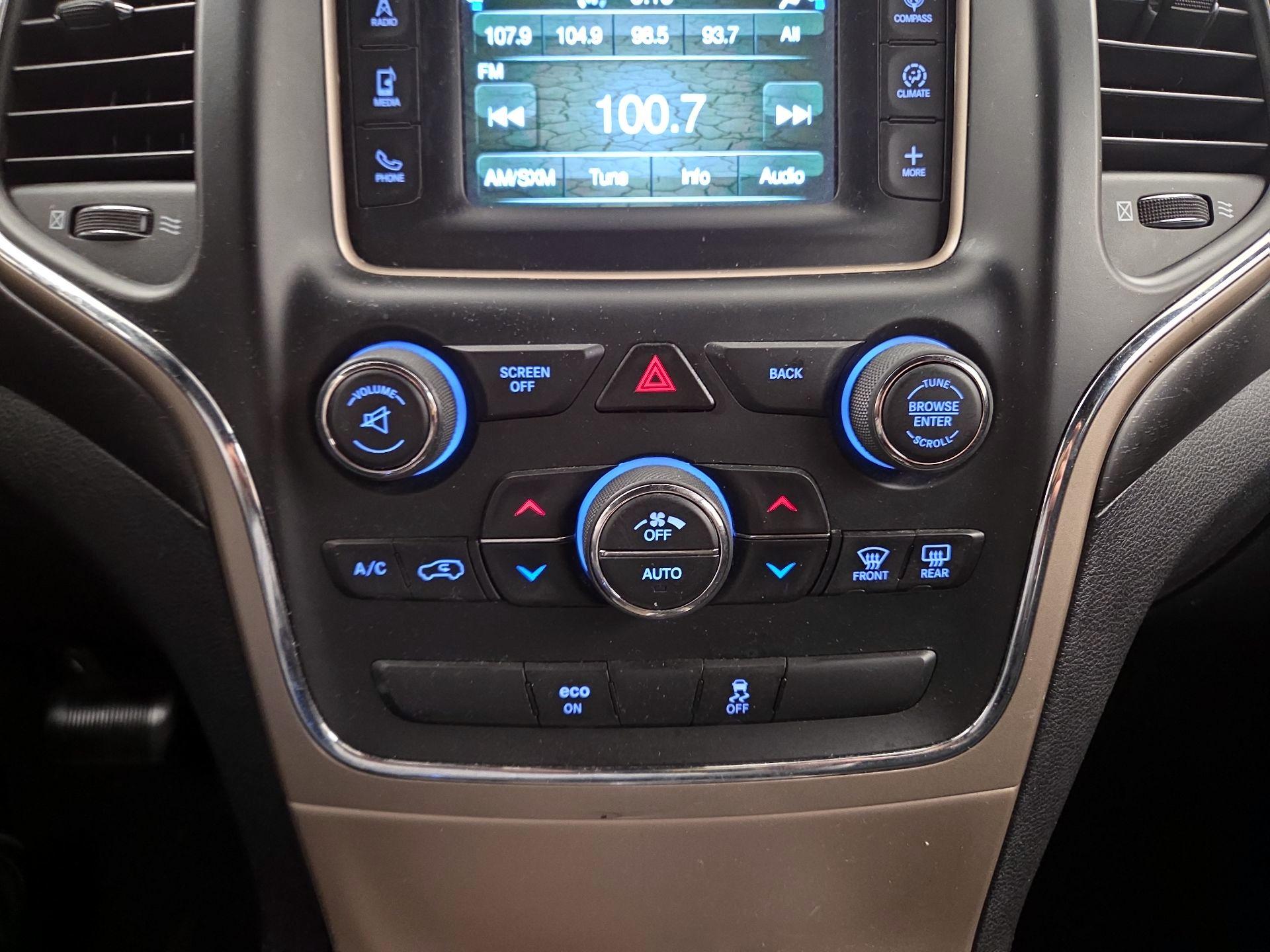 Thumbnail: 2015 Jeep Grand Cherokee - 15