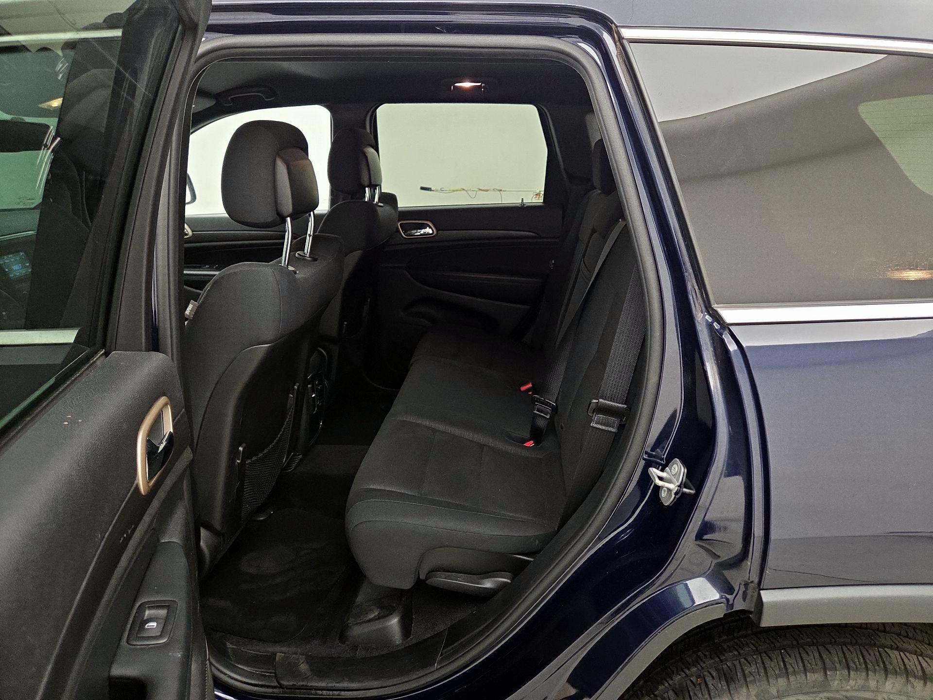 Thumbnail: 2015 Jeep Grand Cherokee - 18