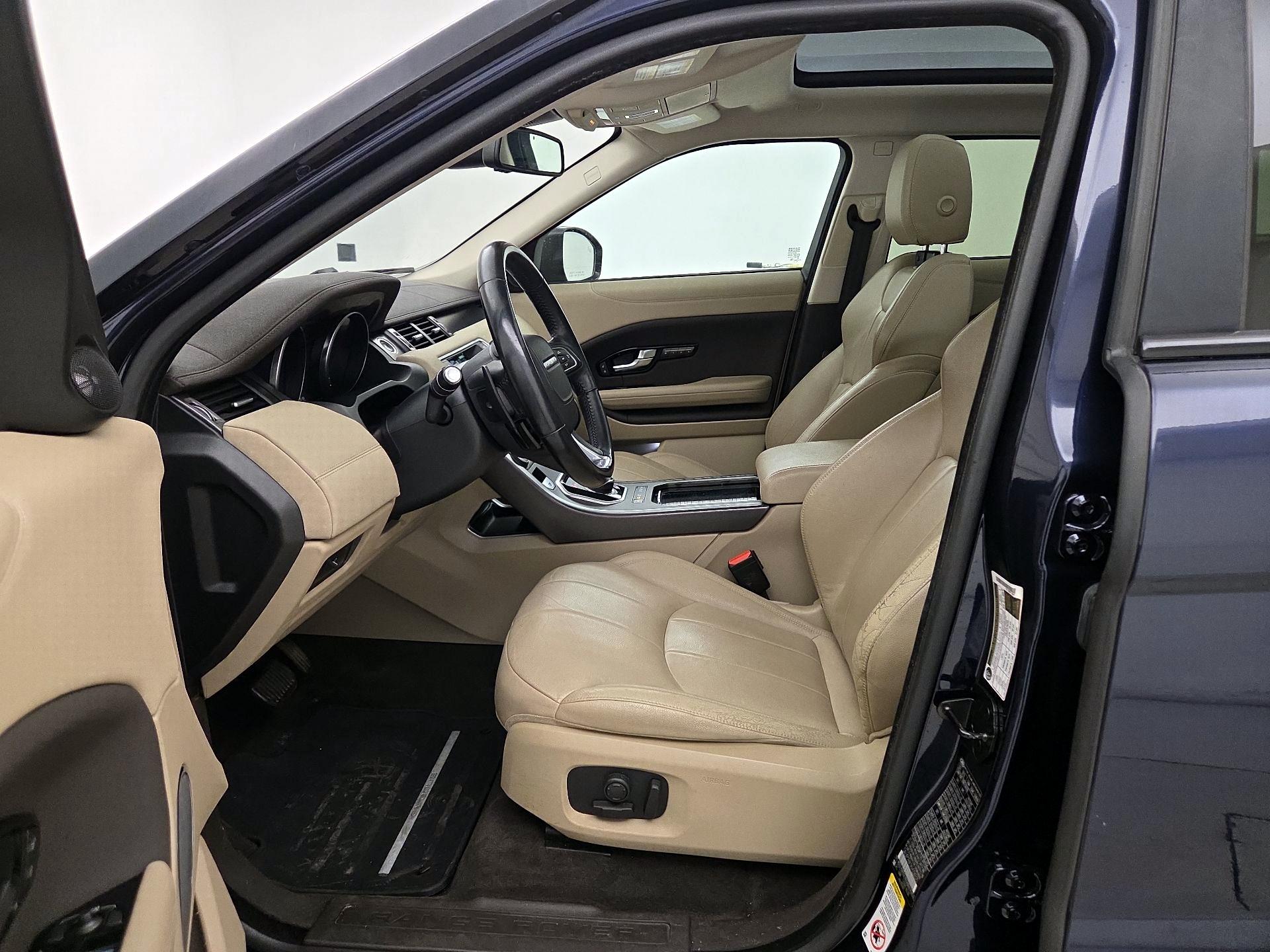 Thumbnail: 2019 Land Rover Range Rover Evoque - 11