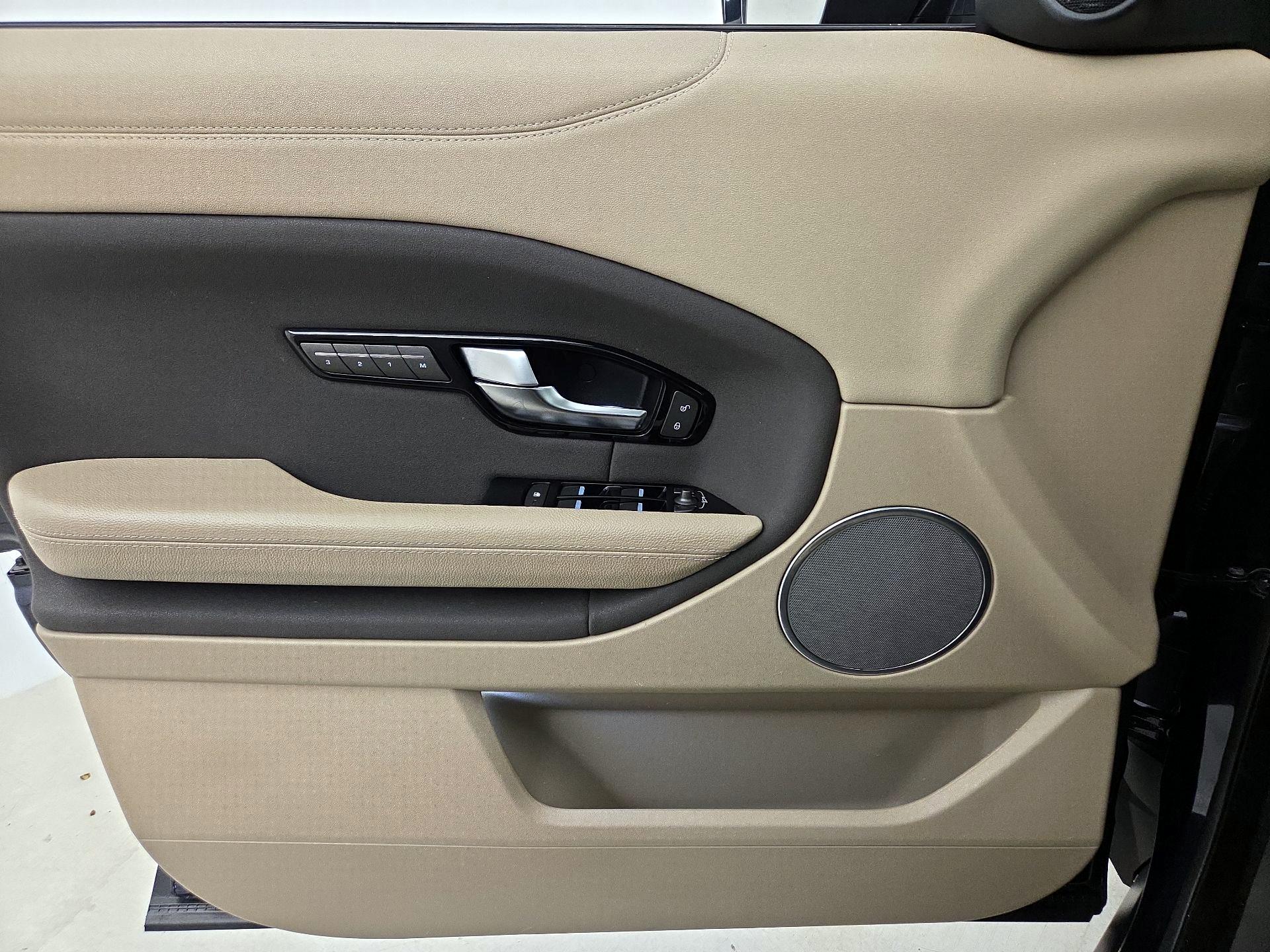 Thumbnail: 2019 Land Rover Range Rover Evoque - 12