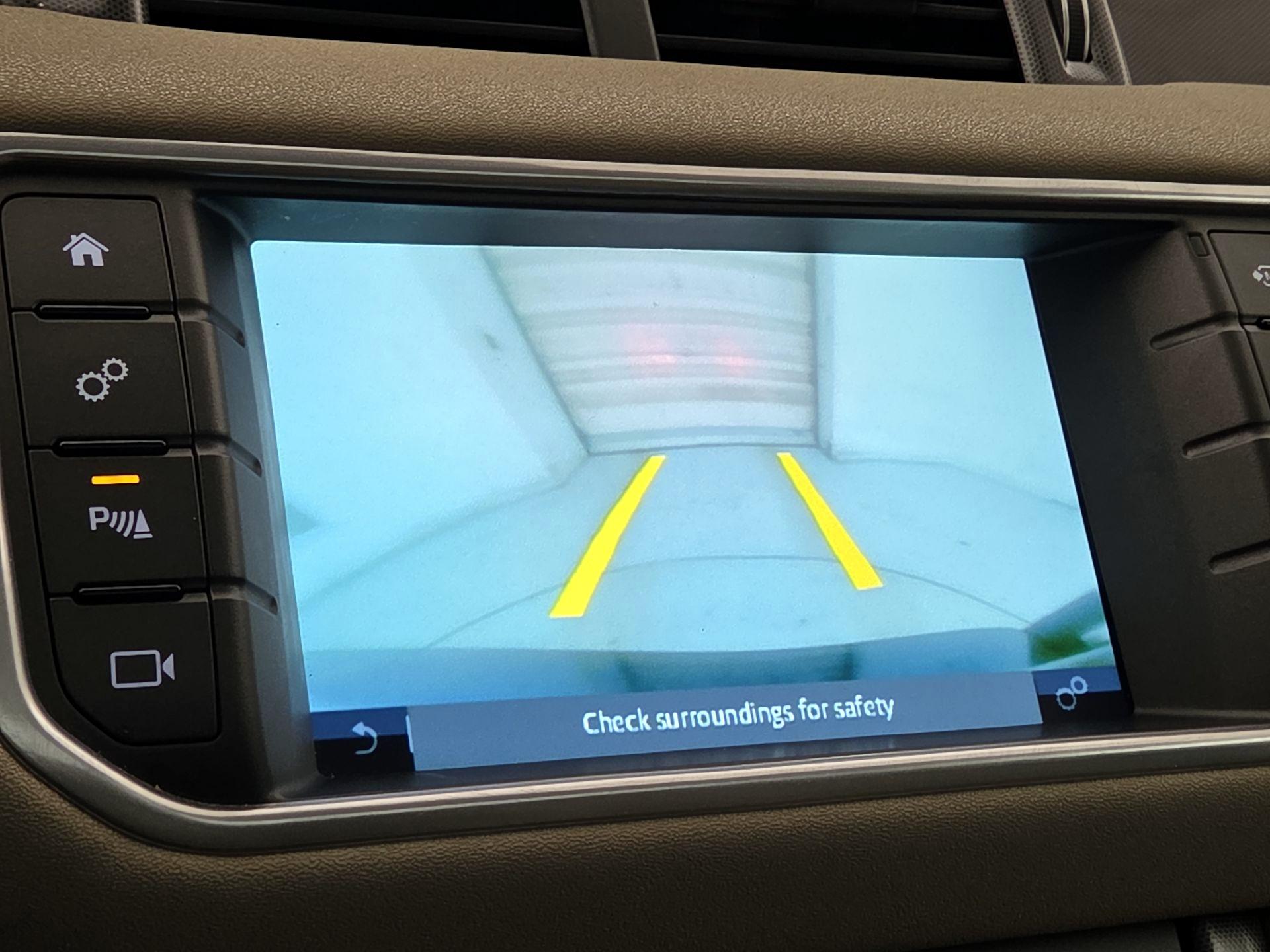 Thumbnail: 2019 Land Rover Range Rover Evoque - 15