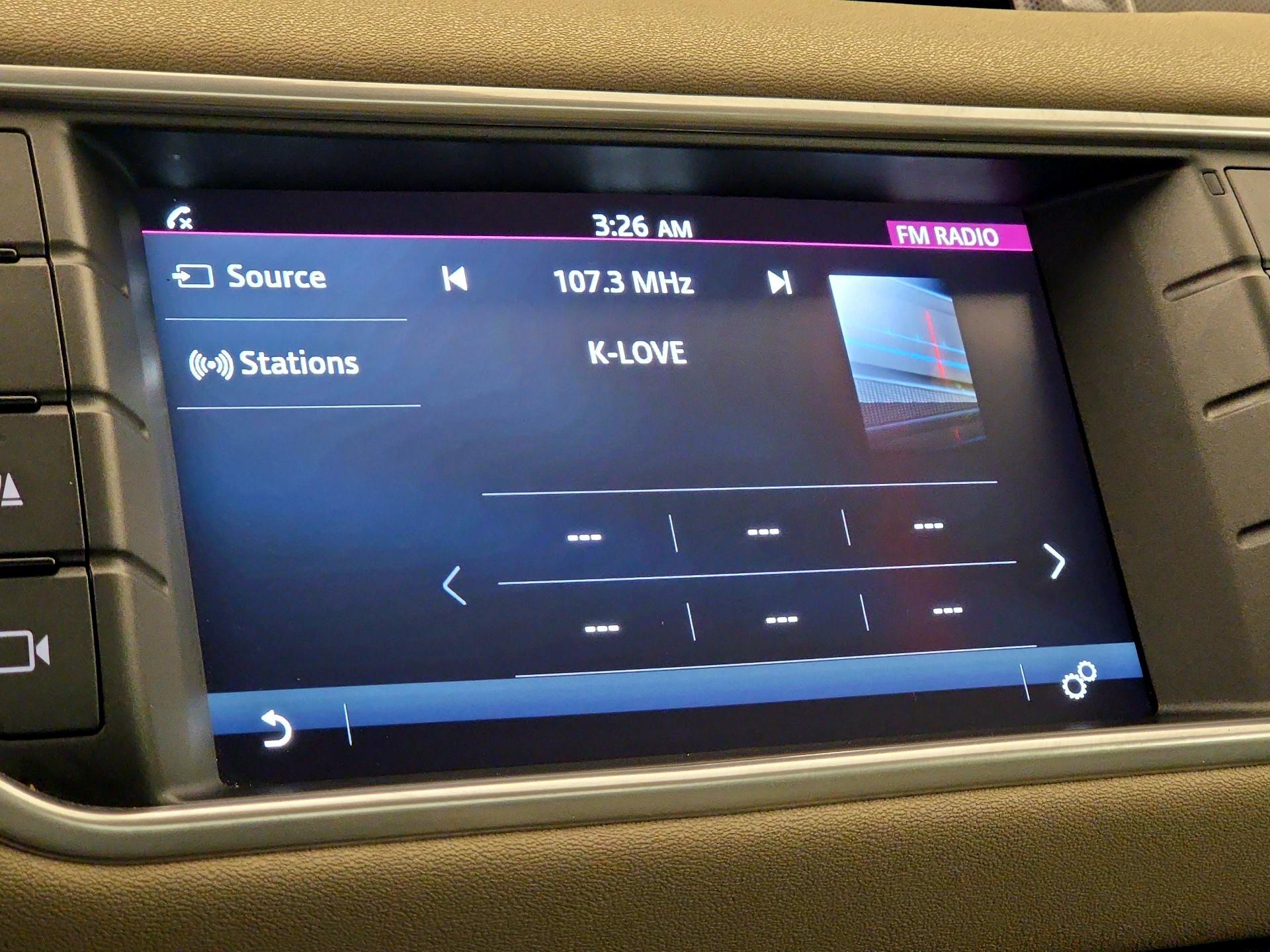 Thumbnail: 2019 Land Rover Range Rover Evoque - 16