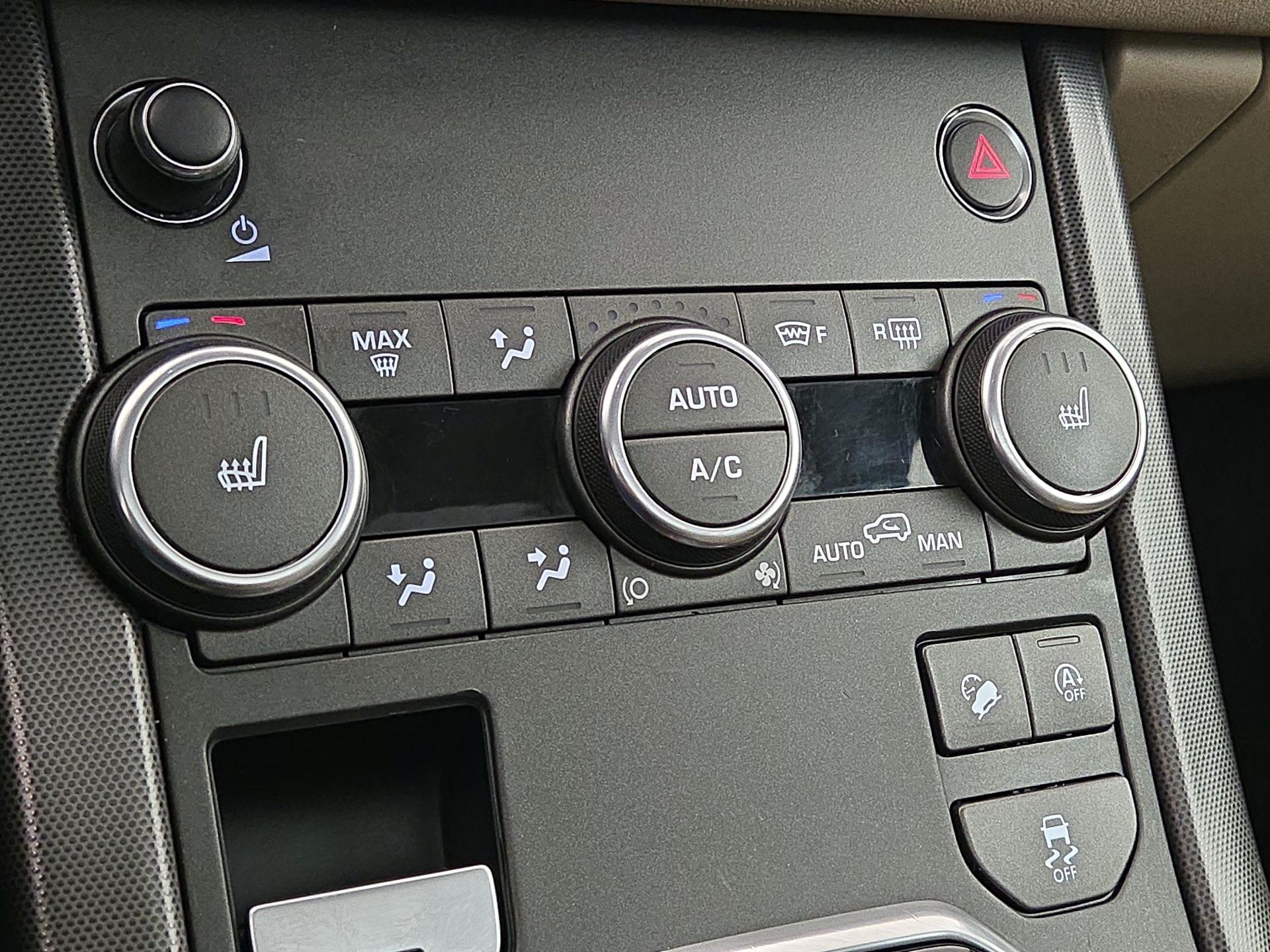 Thumbnail: 2019 Land Rover Range Rover Evoque - 17