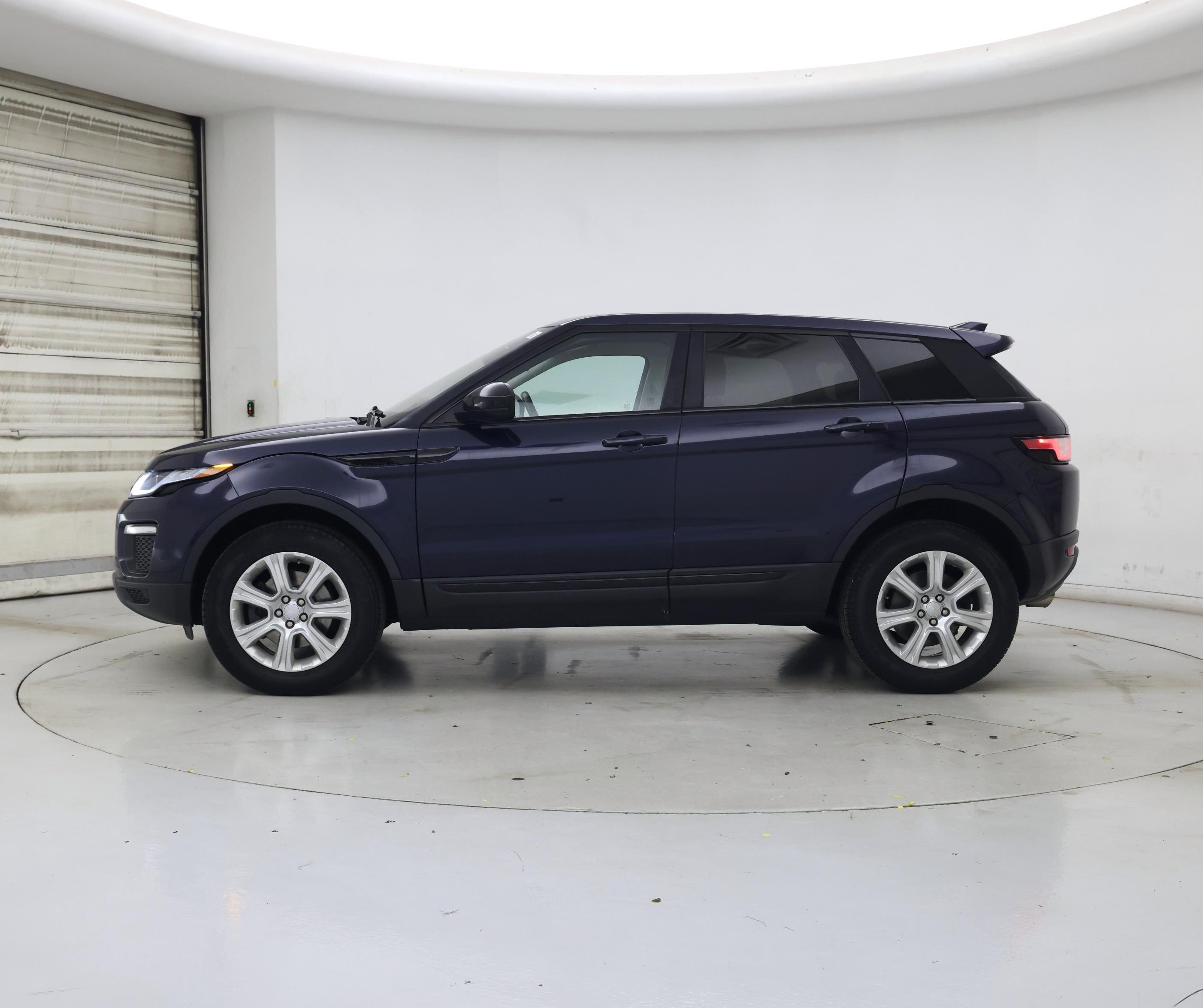 Thumbnail: 2019 Land Rover Range Rover Evoque - 3