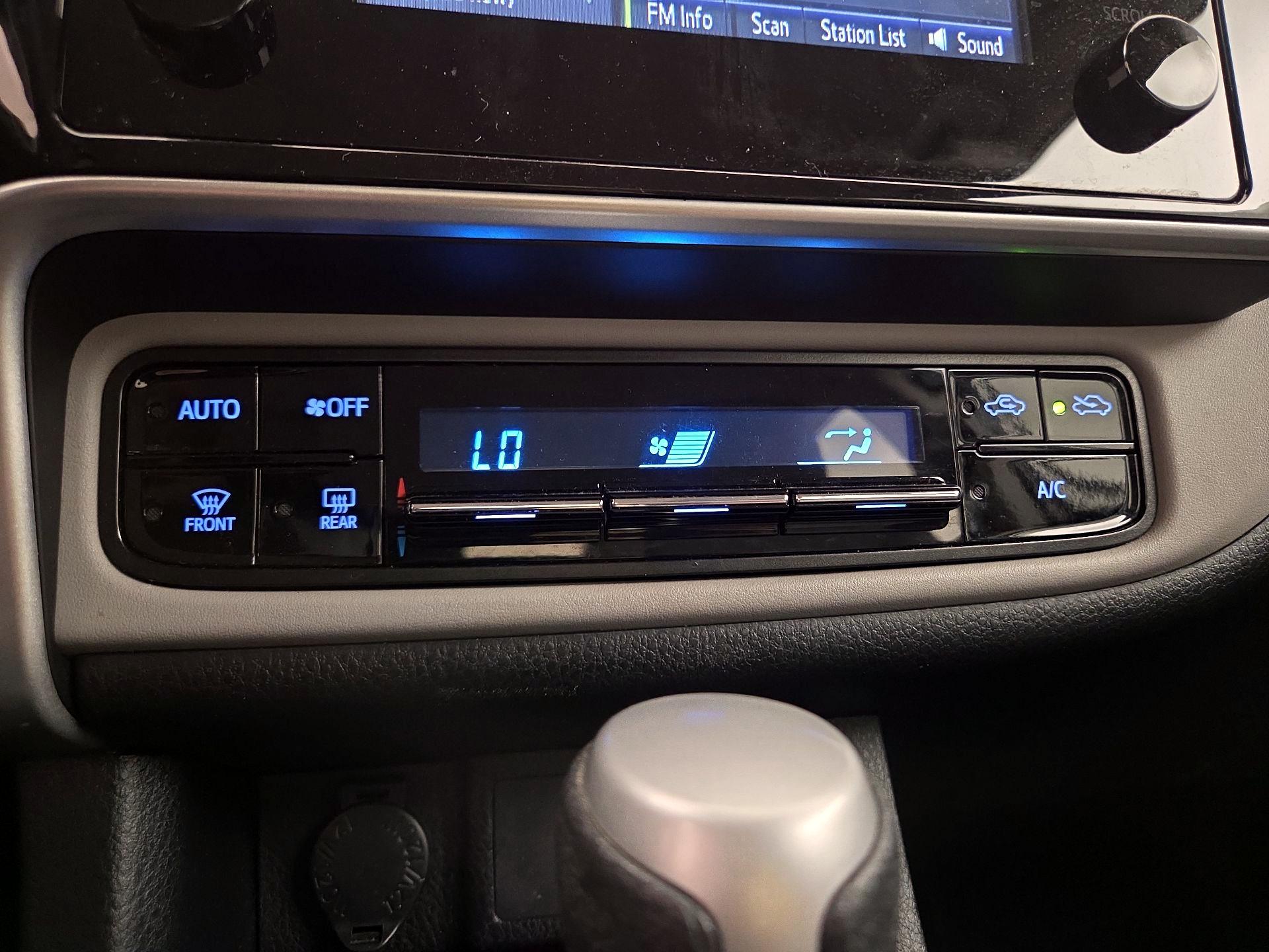 Thumbnail: 2019 Toyota Corolla - 16