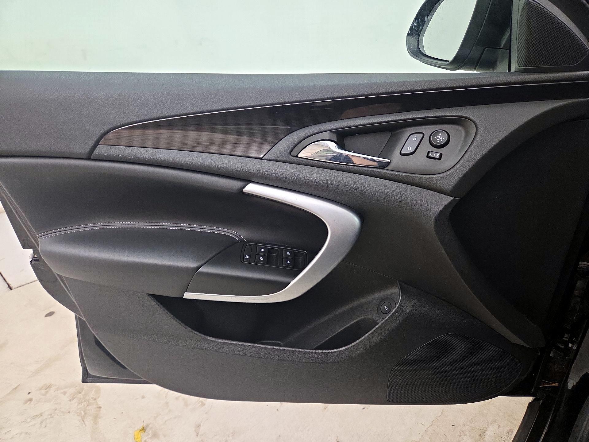 Thumbnail: 2015 Buick Regal - 12