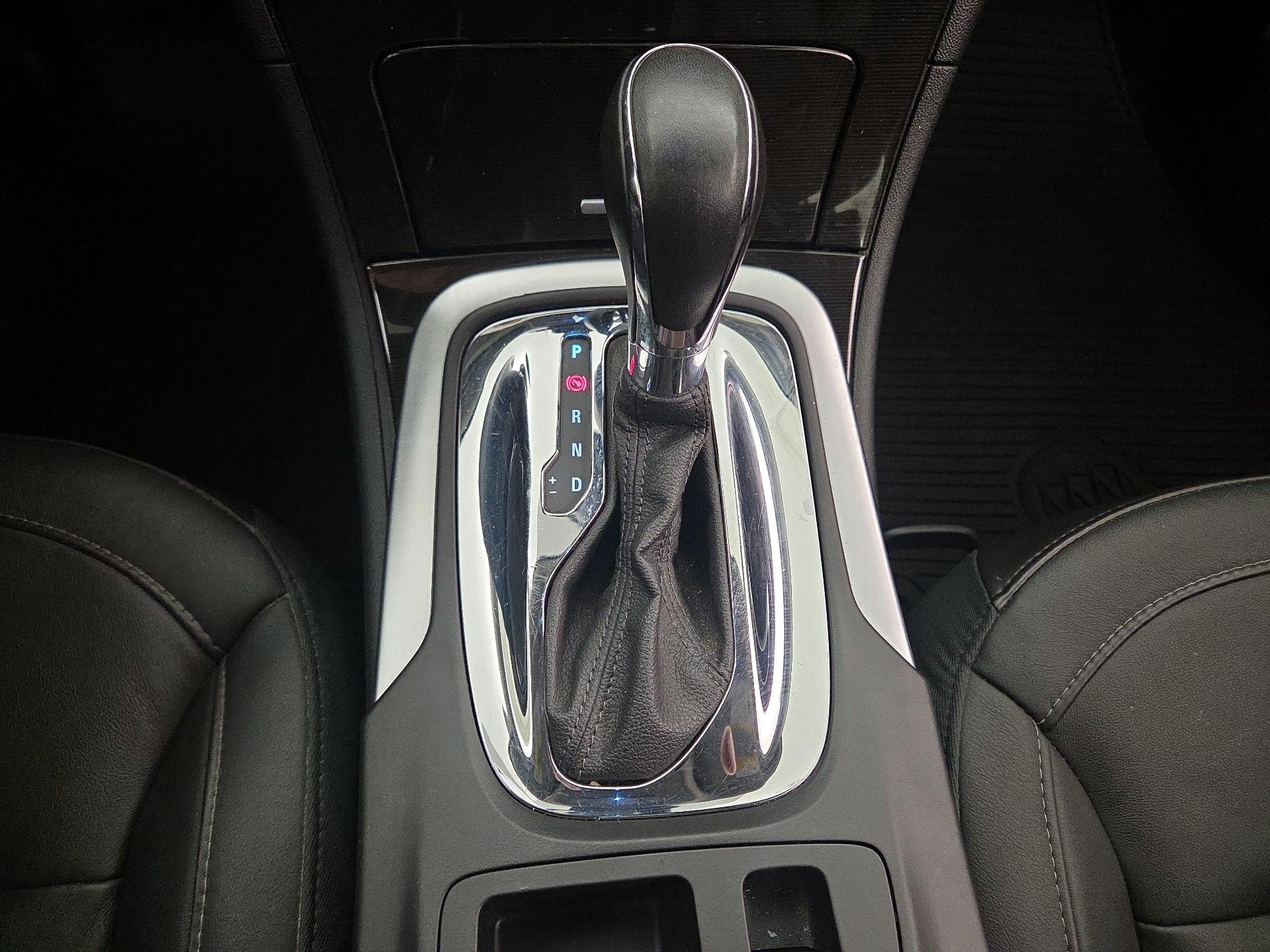 Thumbnail: 2015 Buick Regal - 17