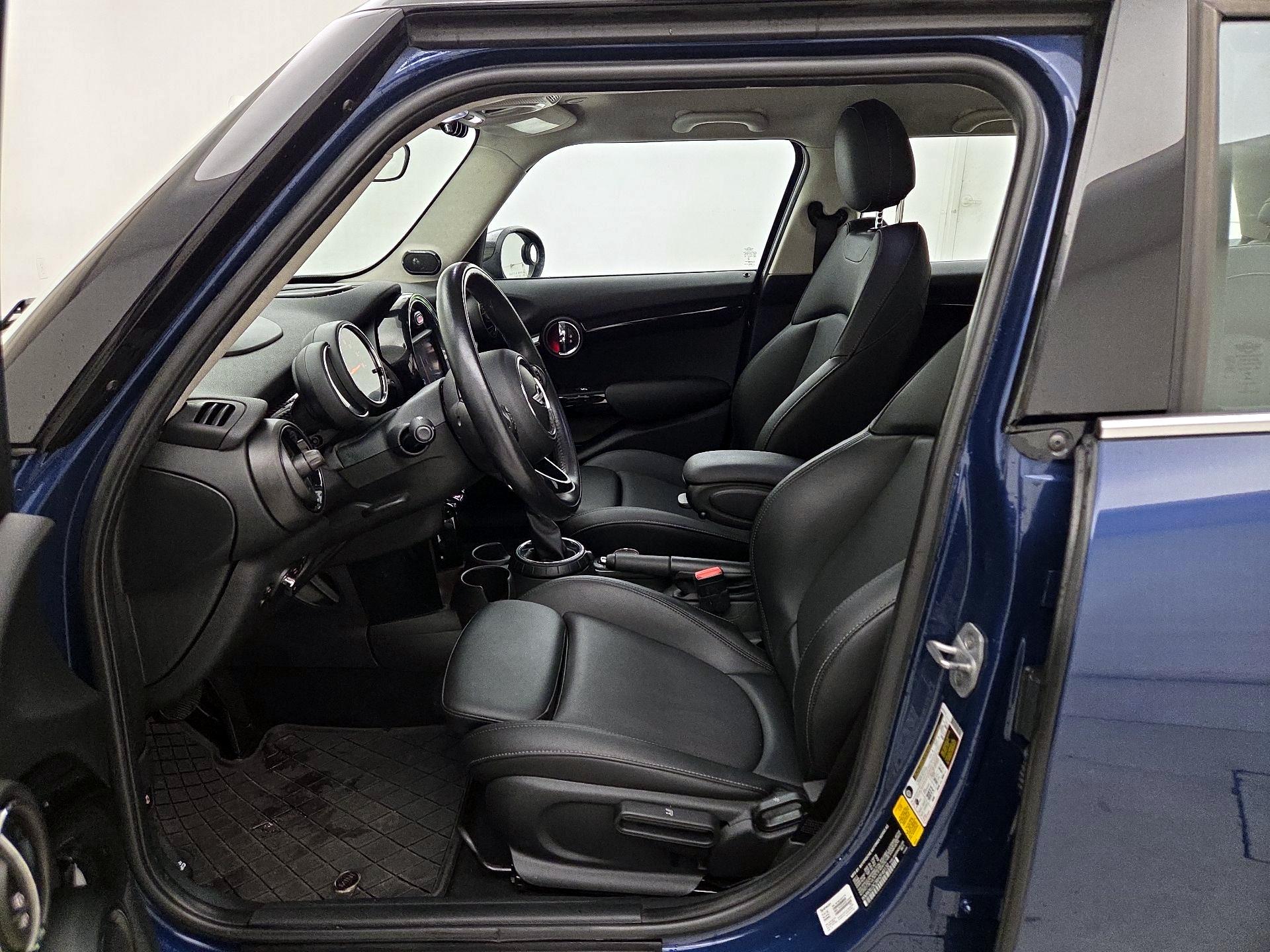 Thumbnail: 2017 MINI Cooper Hardtop - 11