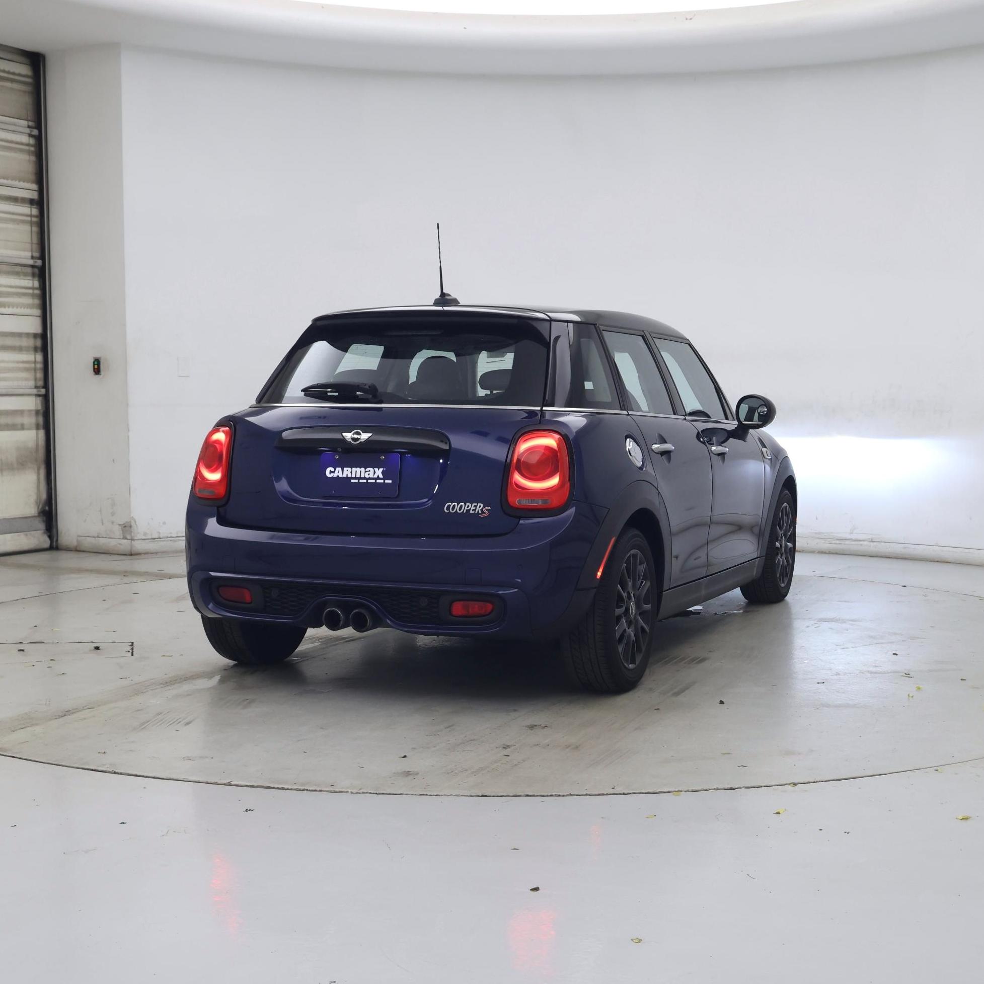 Thumbnail: 2017 MINI Cooper Hardtop - 8