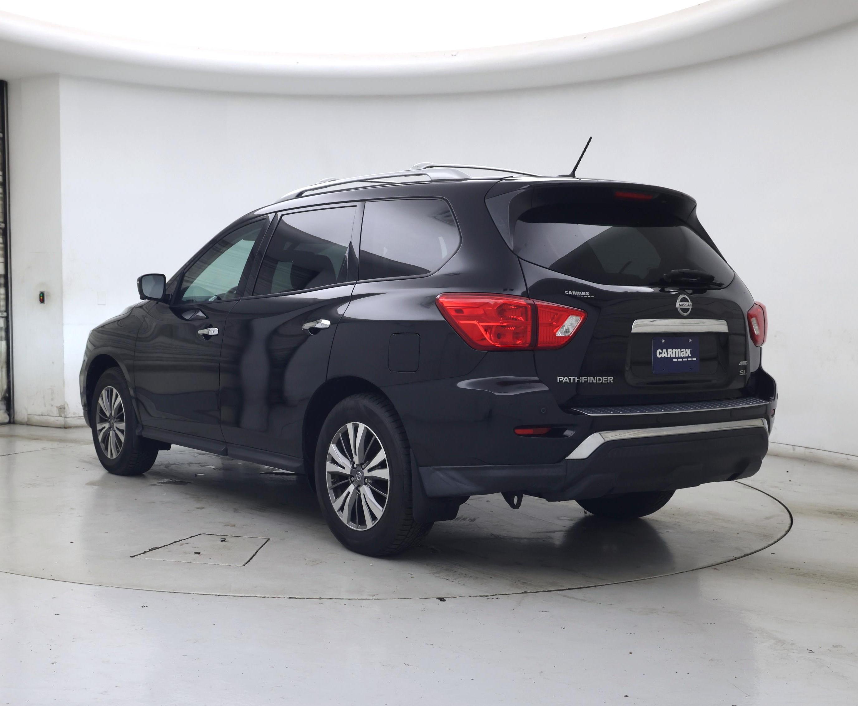 Thumbnail: 2018 Nissan Pathfinder - 2