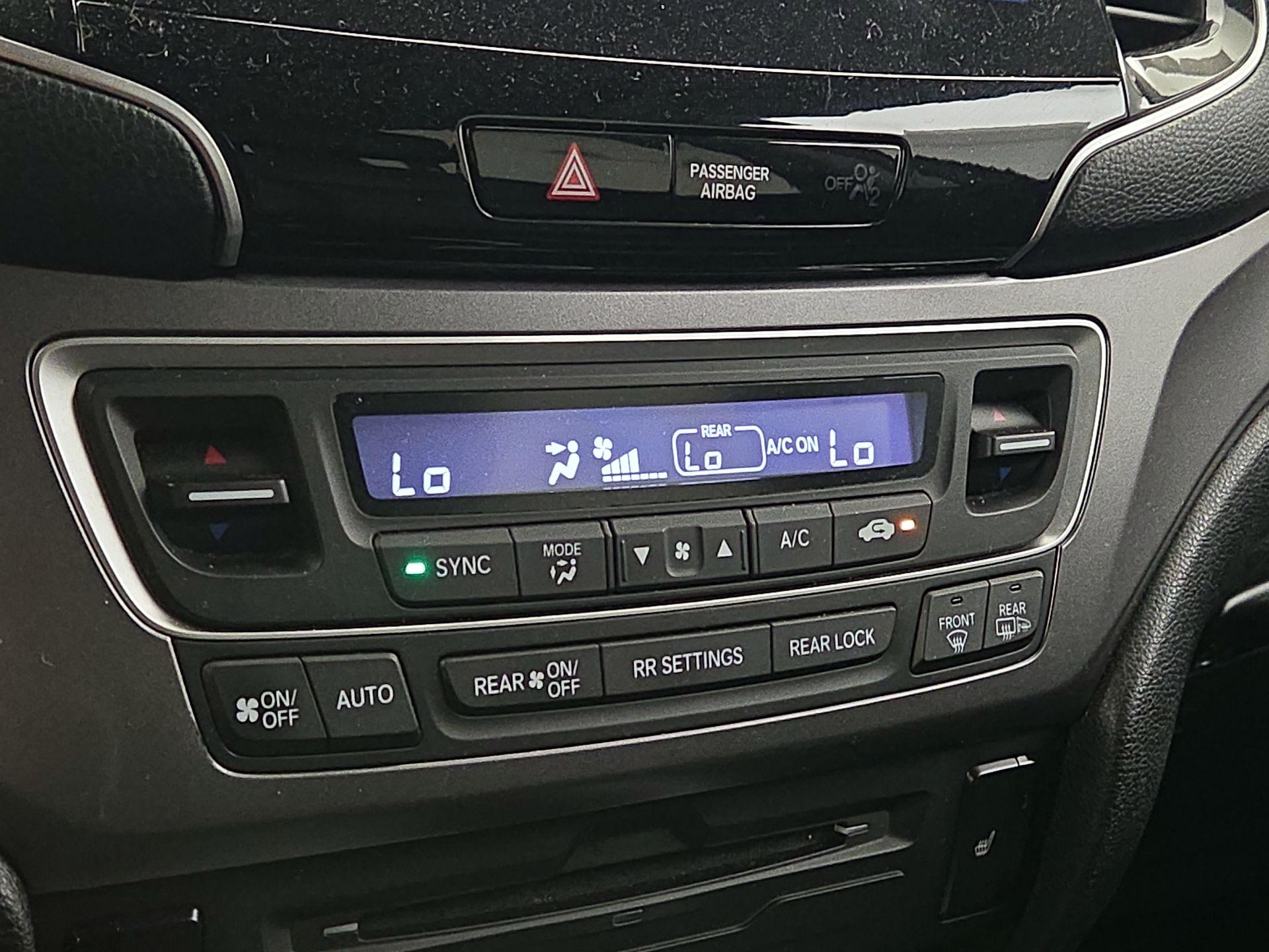 Thumbnail: 2019 Honda Pilot - 17