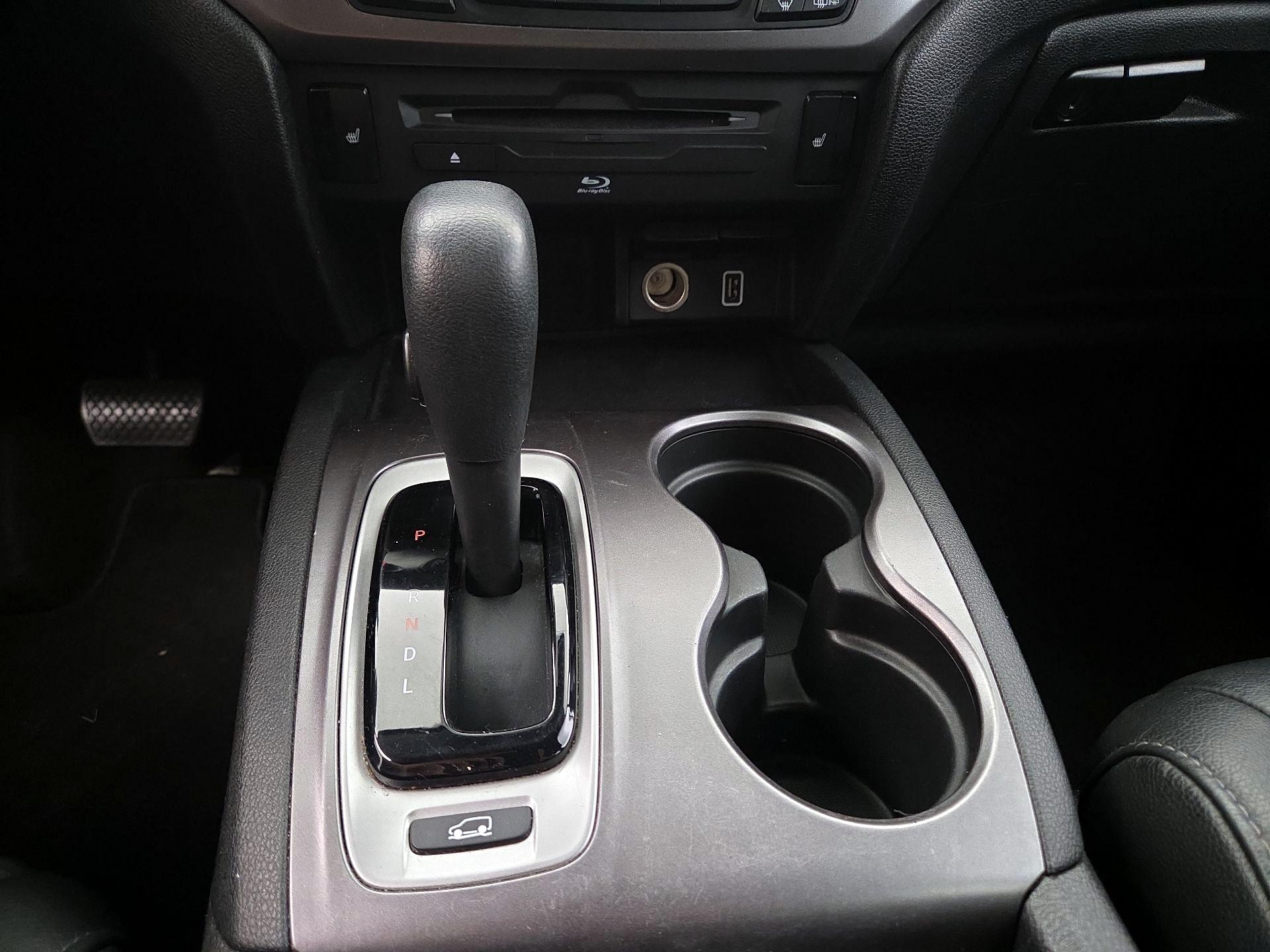 Thumbnail: 2019 Honda Pilot - 18