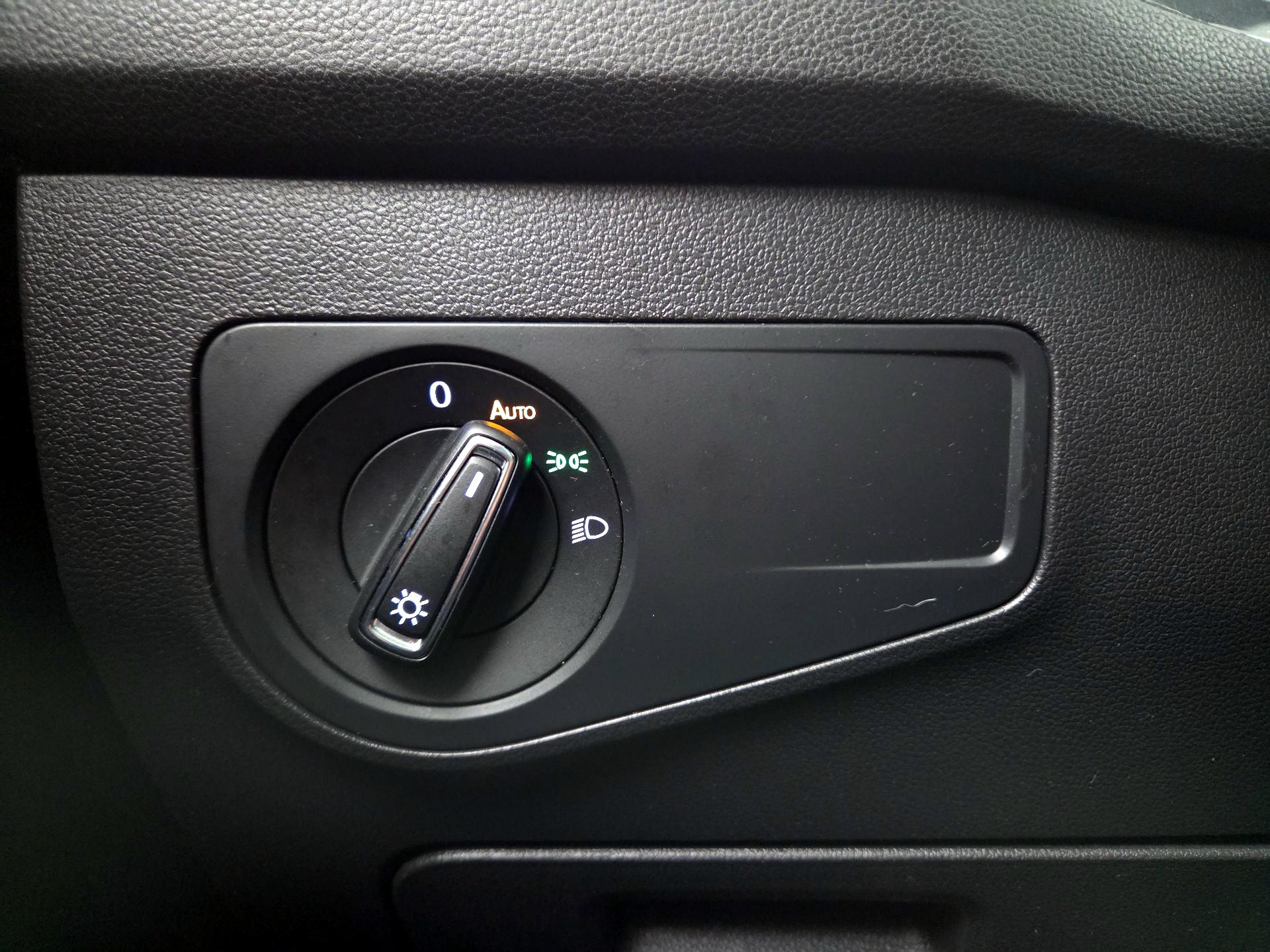 Thumbnail: 2019 Volkswagen Tiguan - 13