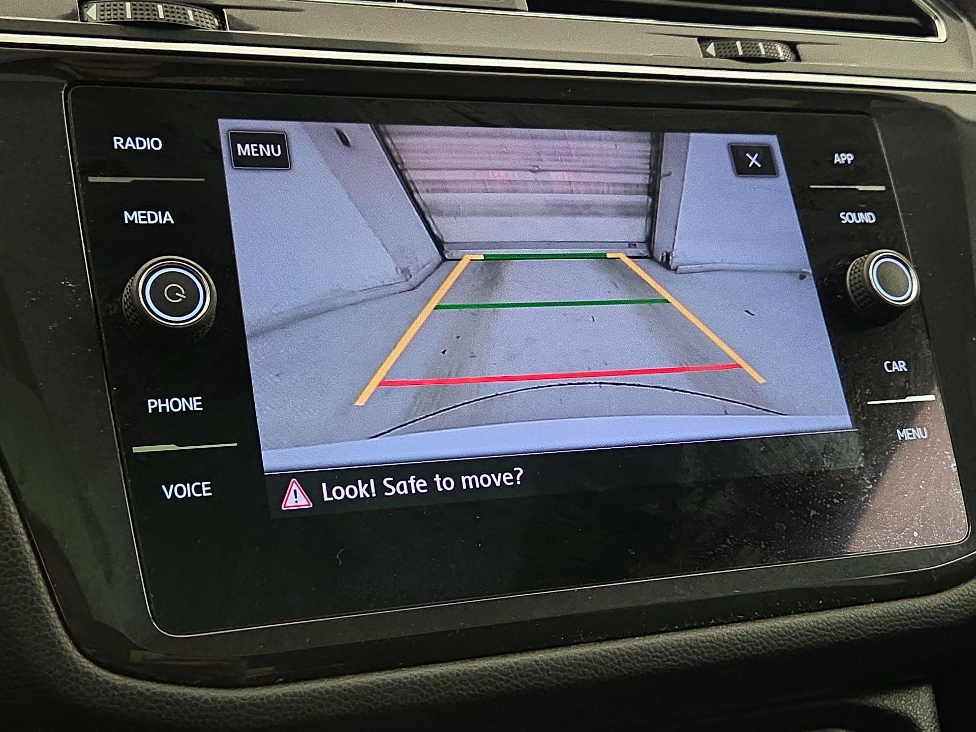 Thumbnail: 2019 Volkswagen Tiguan - 14