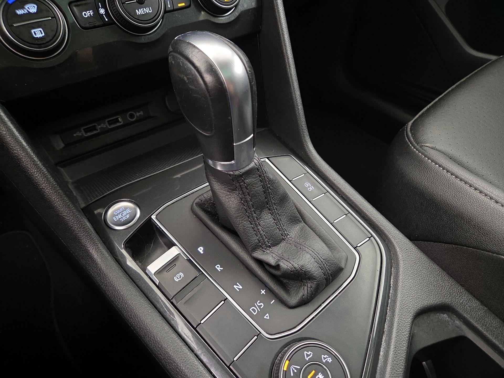 Thumbnail: 2019 Volkswagen Tiguan - 17