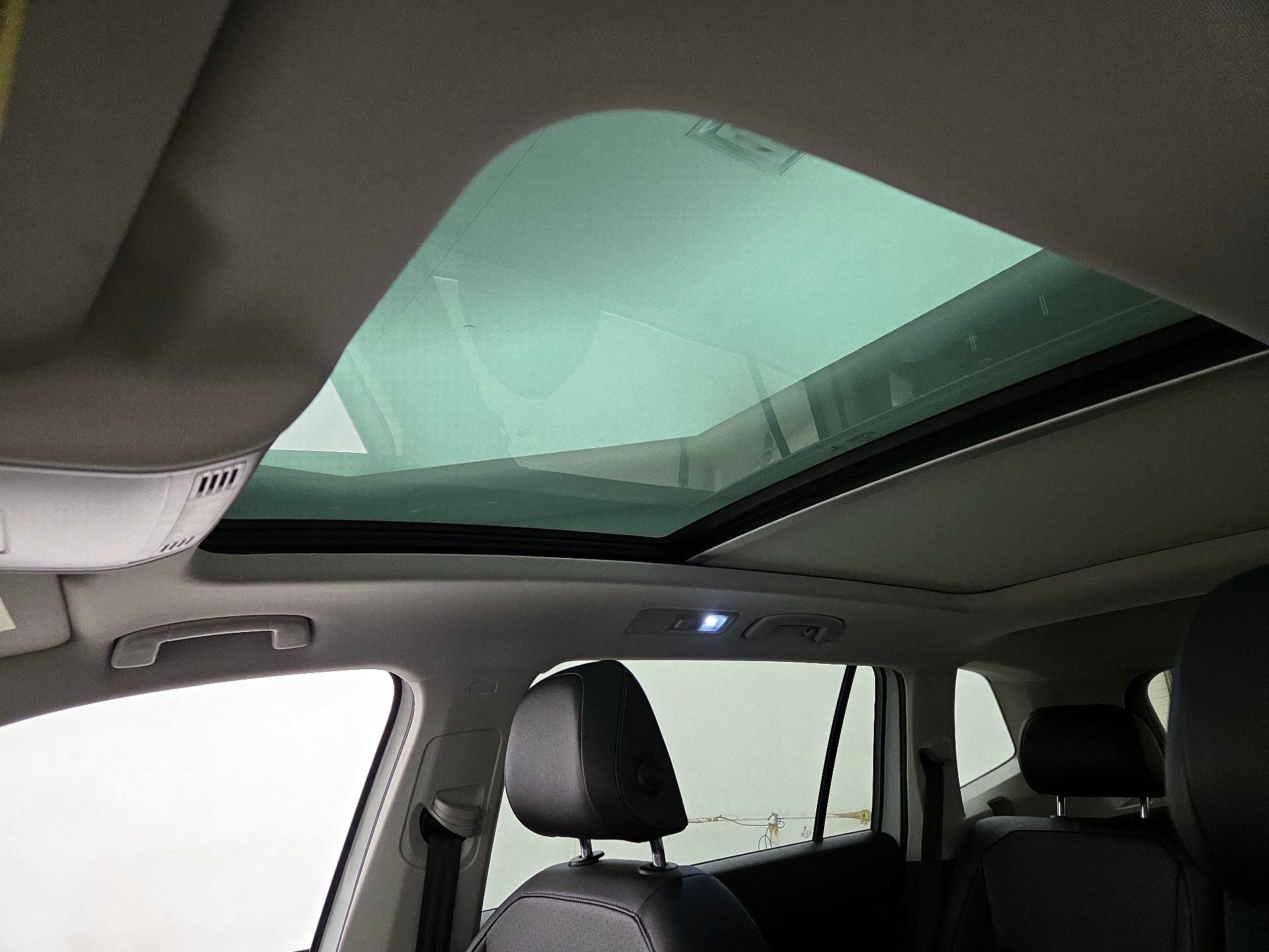 Thumbnail: 2019 Volkswagen Tiguan - 19