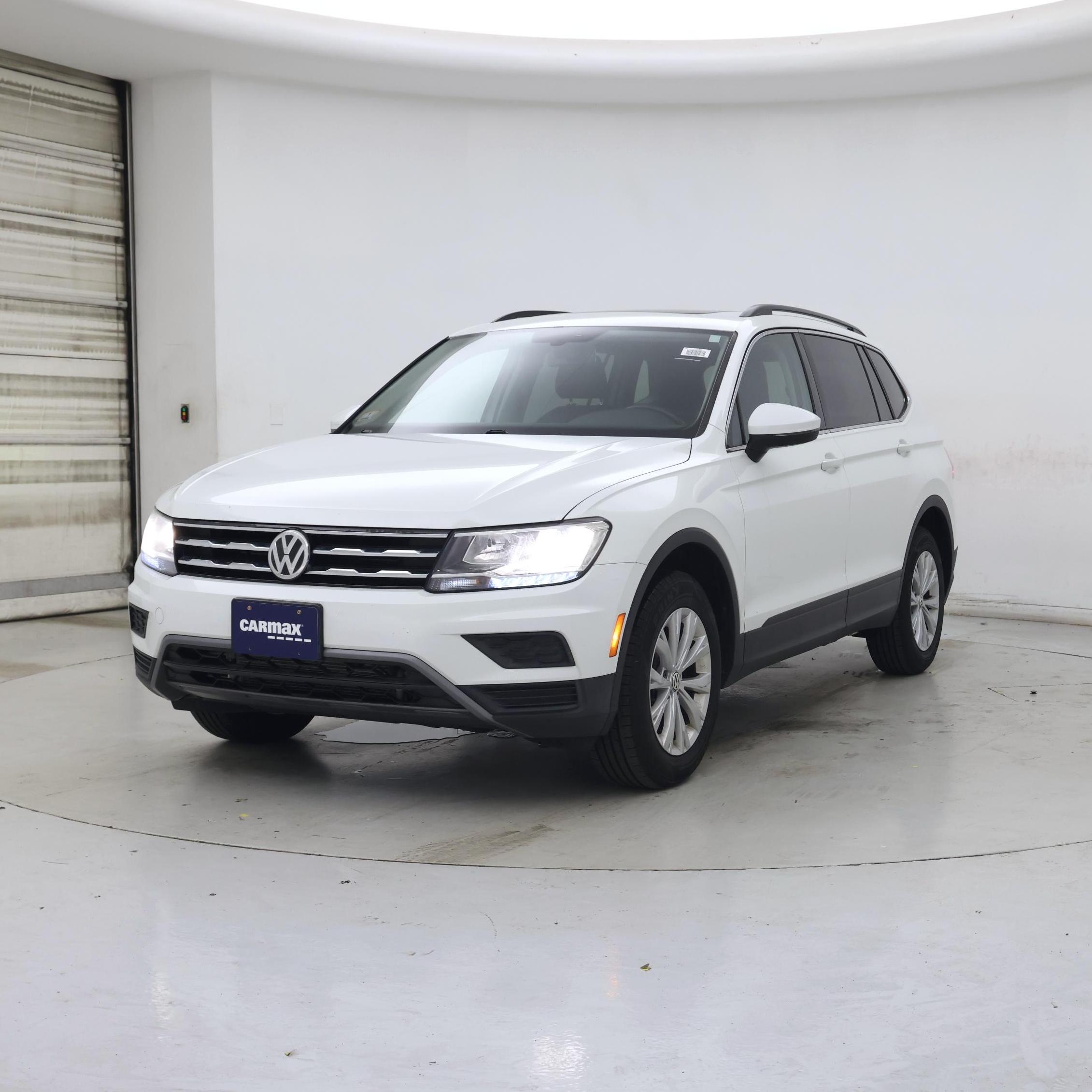 Thumbnail: 2019 Volkswagen Tiguan - 4
