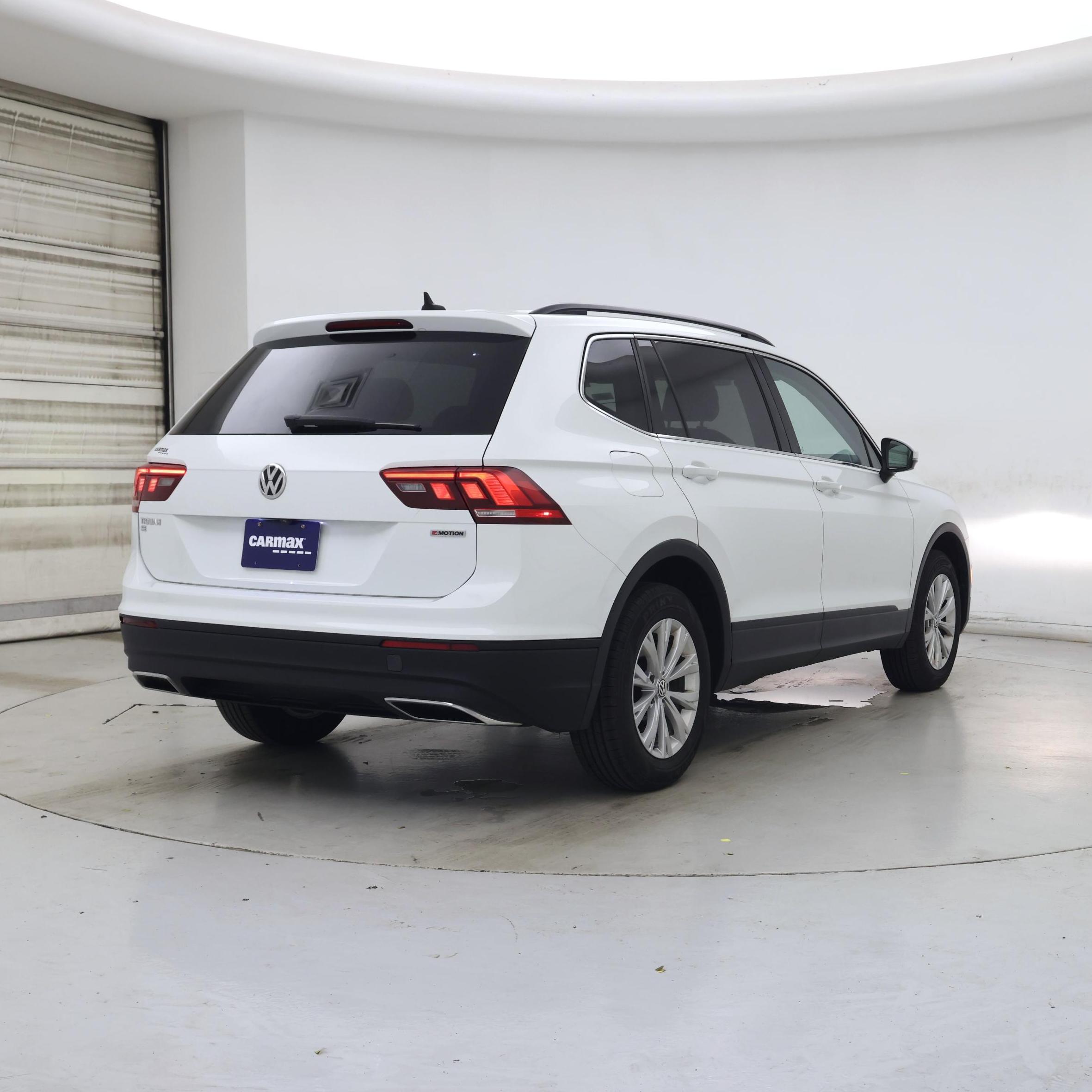 Thumbnail: 2019 Volkswagen Tiguan - 8