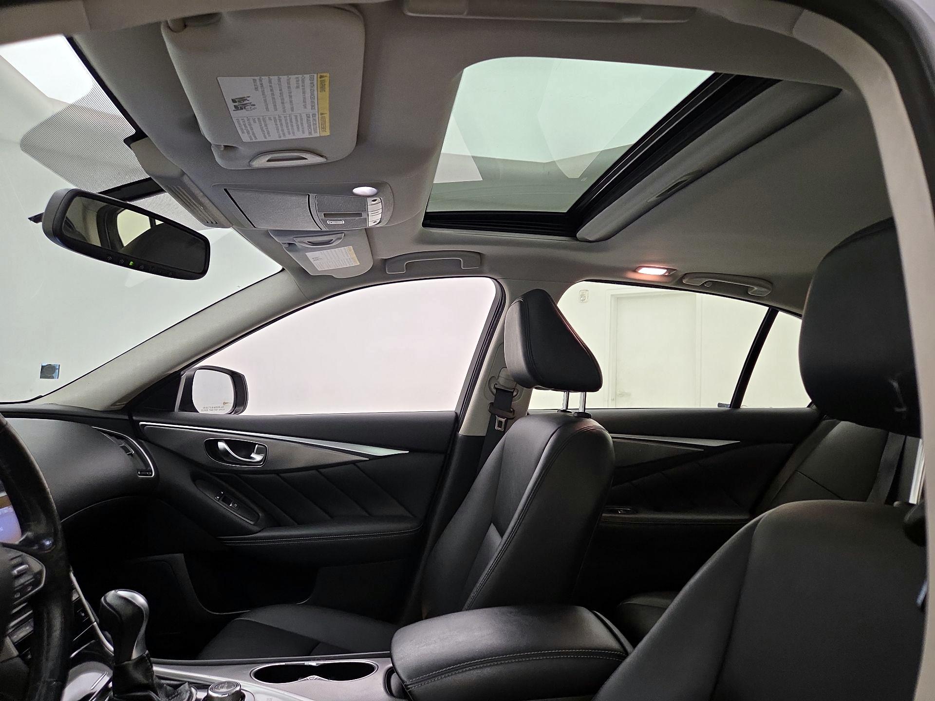 Thumbnail: 2015 INFINITI Q50 - 20