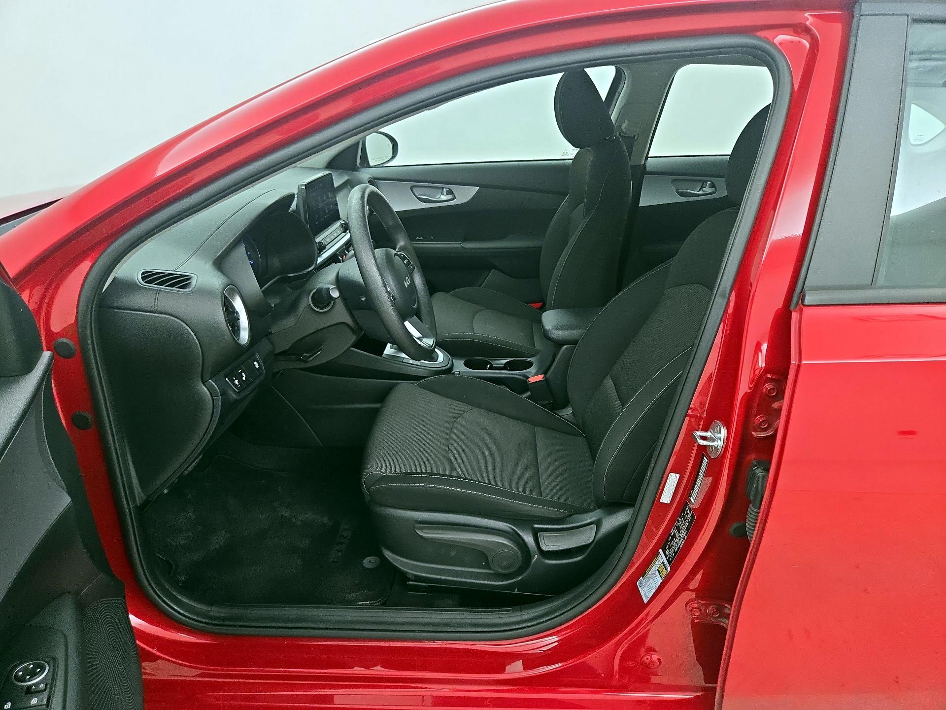 Thumbnail: 2022 Kia Forte - 11