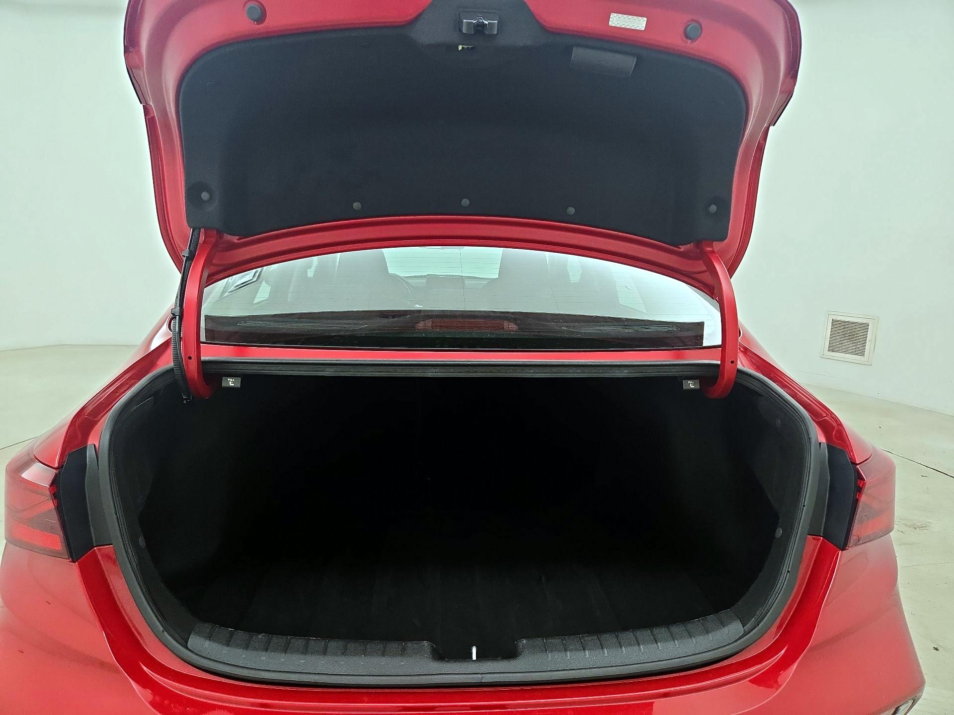 Thumbnail: 2022 Kia Forte - 19