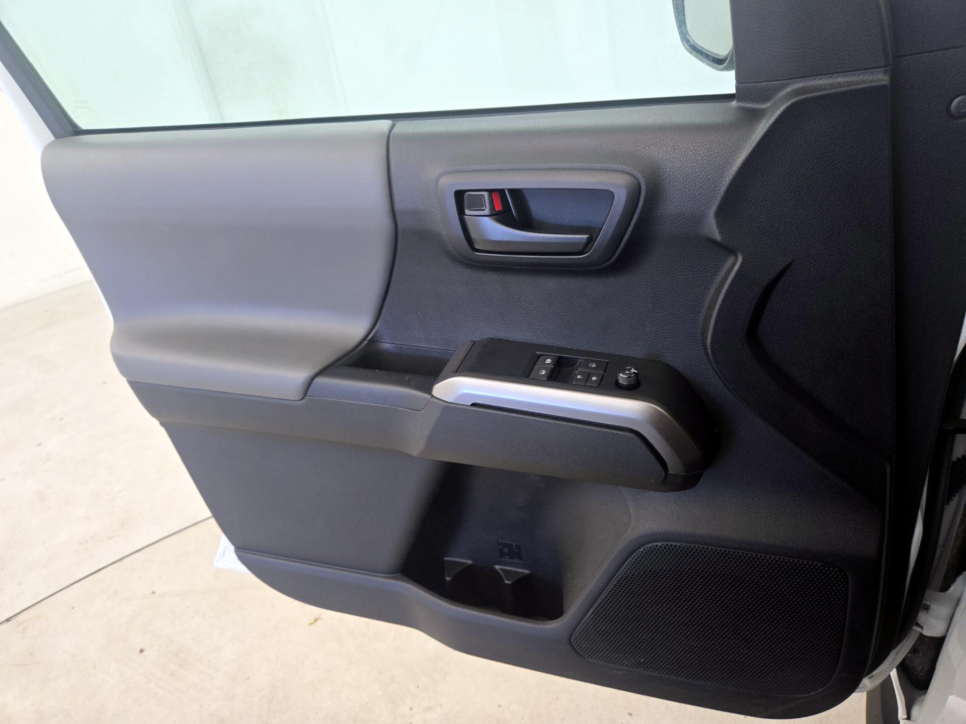 Thumbnail: 2022 Toyota Tacoma - 12