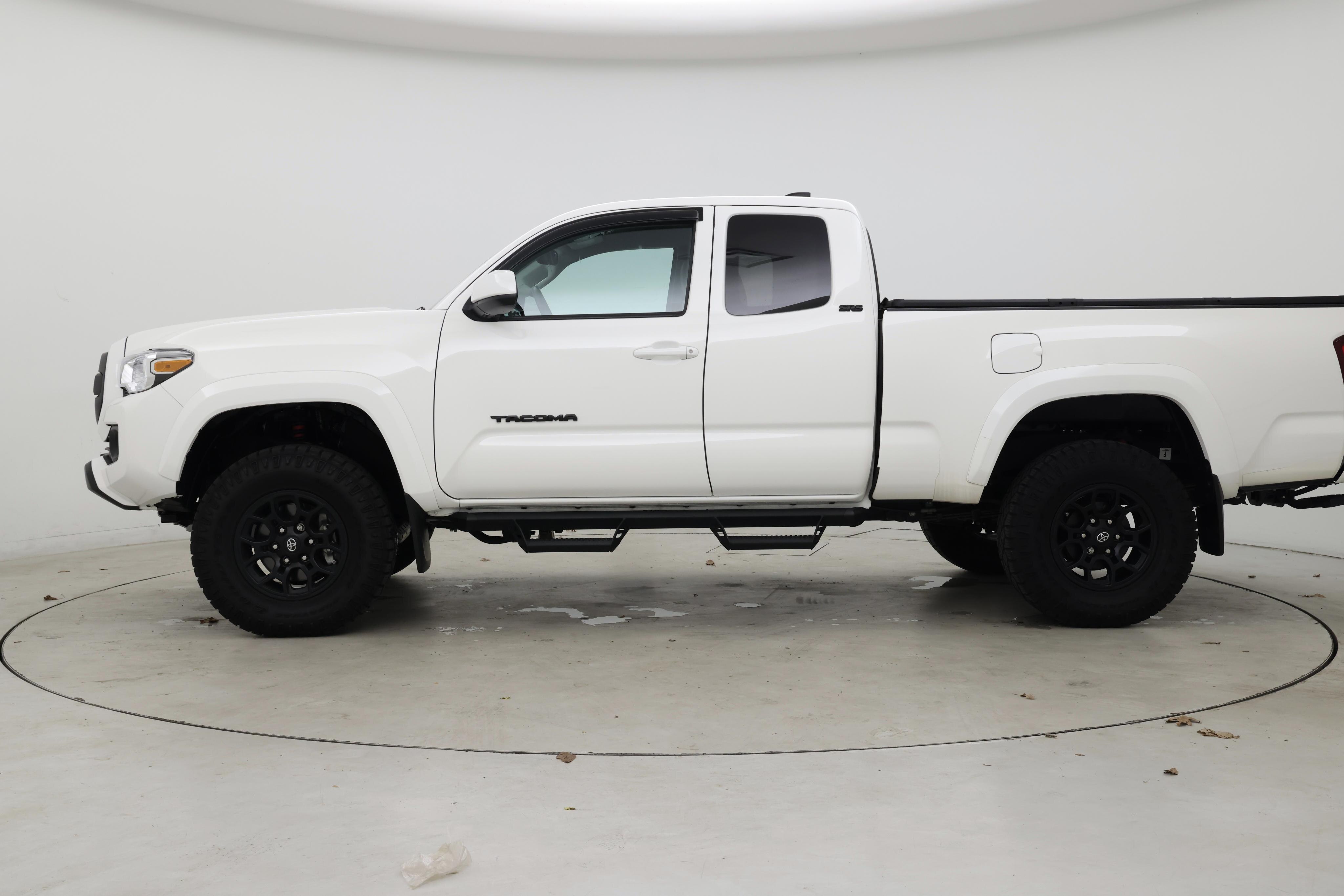 Thumbnail: 2022 Toyota Tacoma - 3