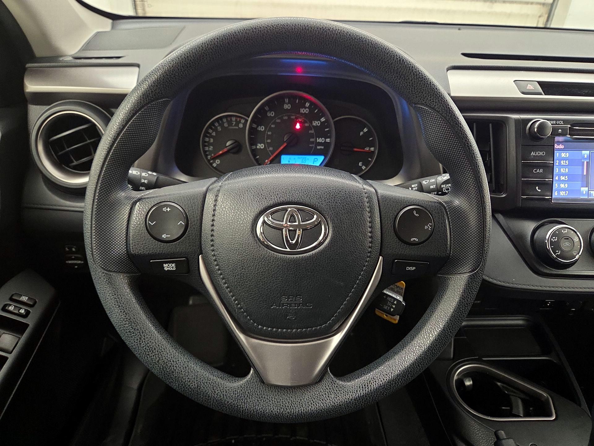 Thumbnail: 2016 Toyota RAV4 - 10