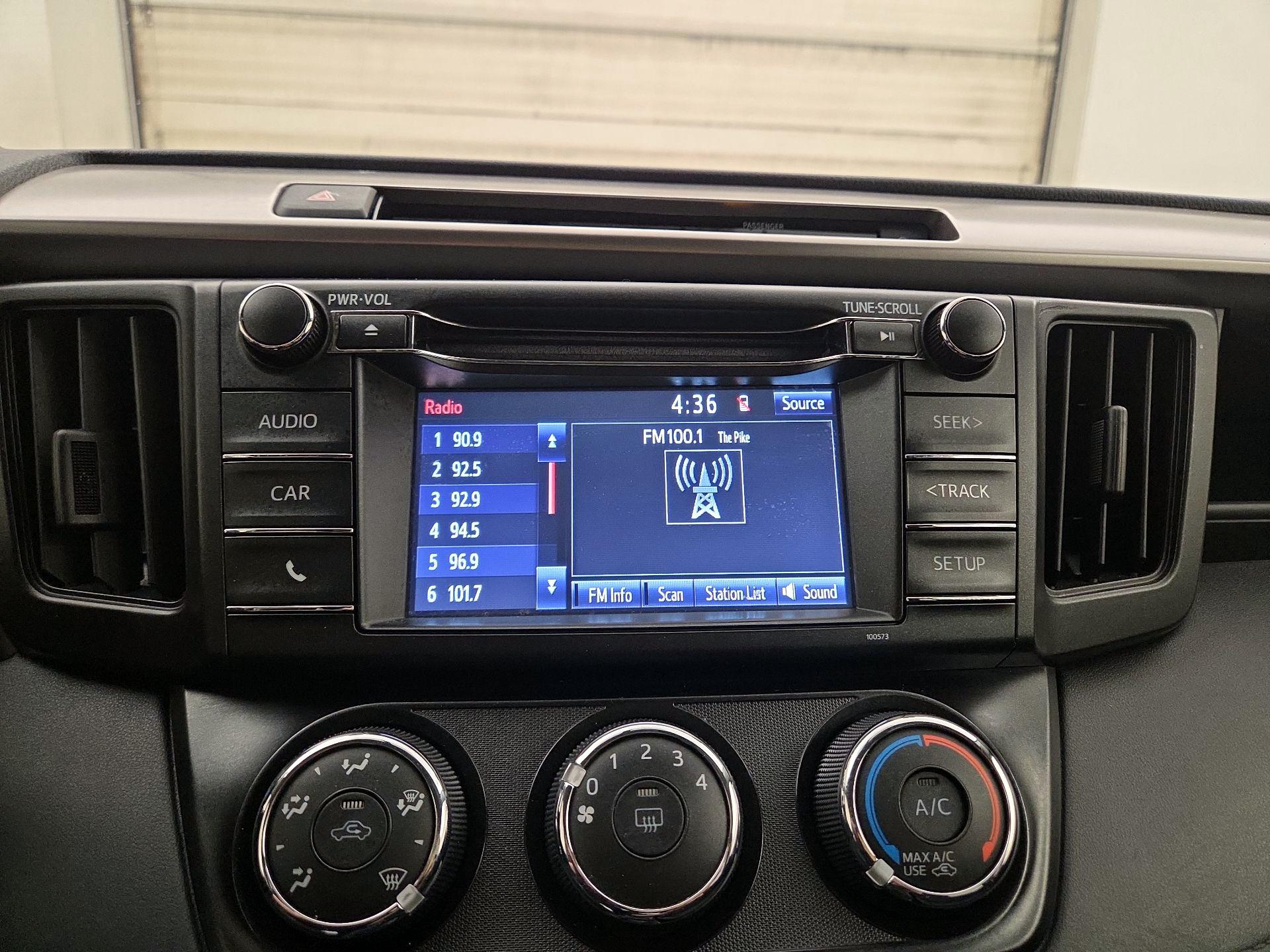 Thumbnail: 2016 Toyota RAV4 - 15