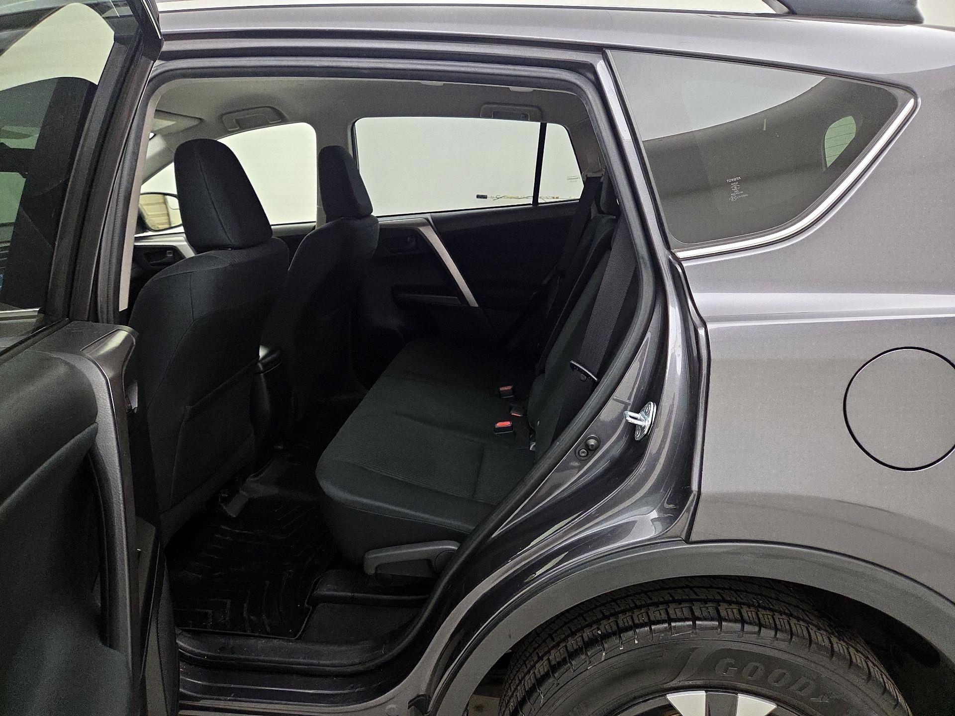 Thumbnail: 2016 Toyota RAV4 - 19