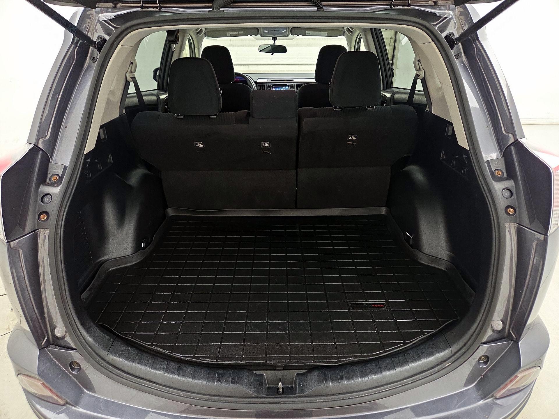 Thumbnail: 2016 Toyota RAV4 - 20