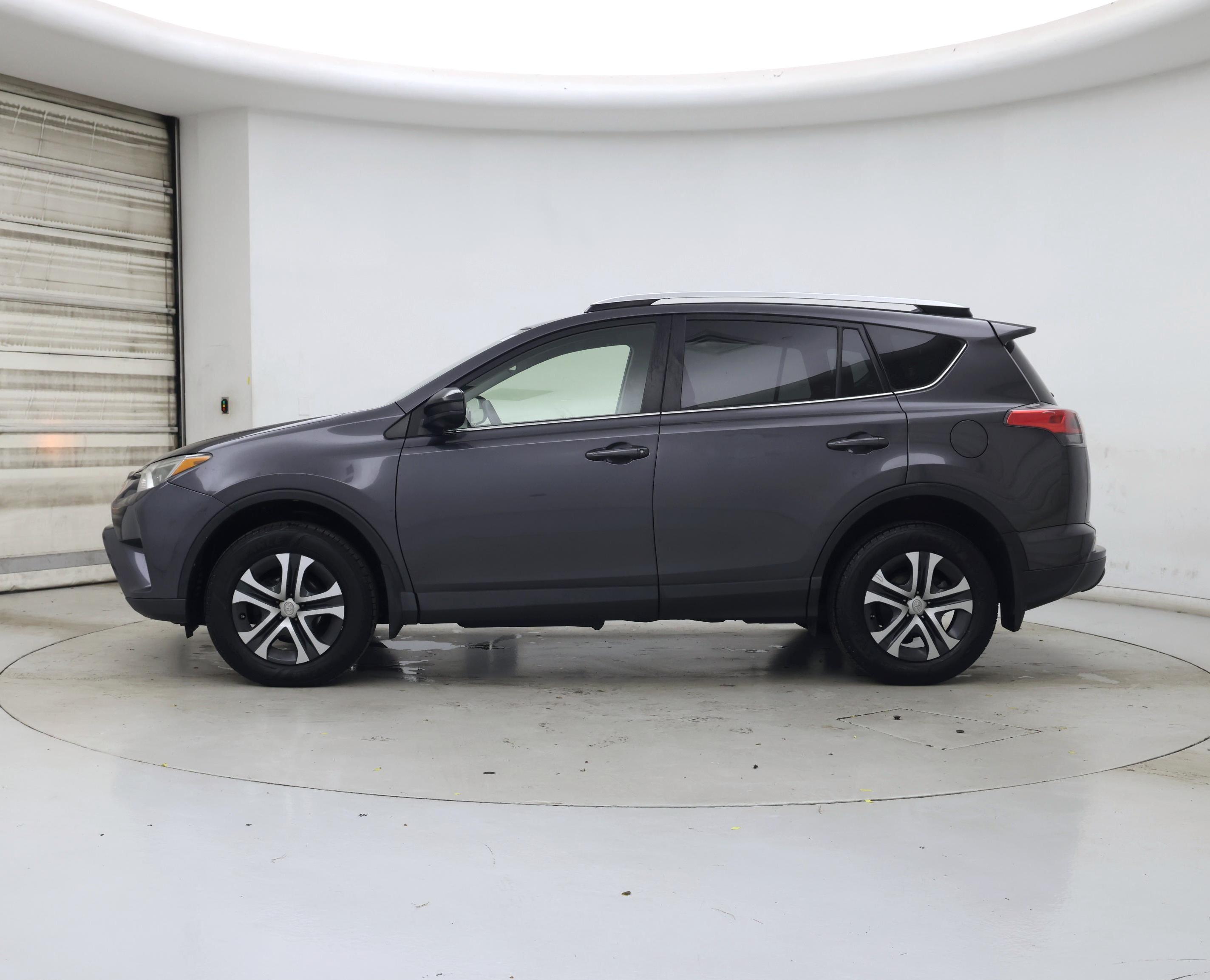 Thumbnail: 2016 Toyota RAV4 - 3