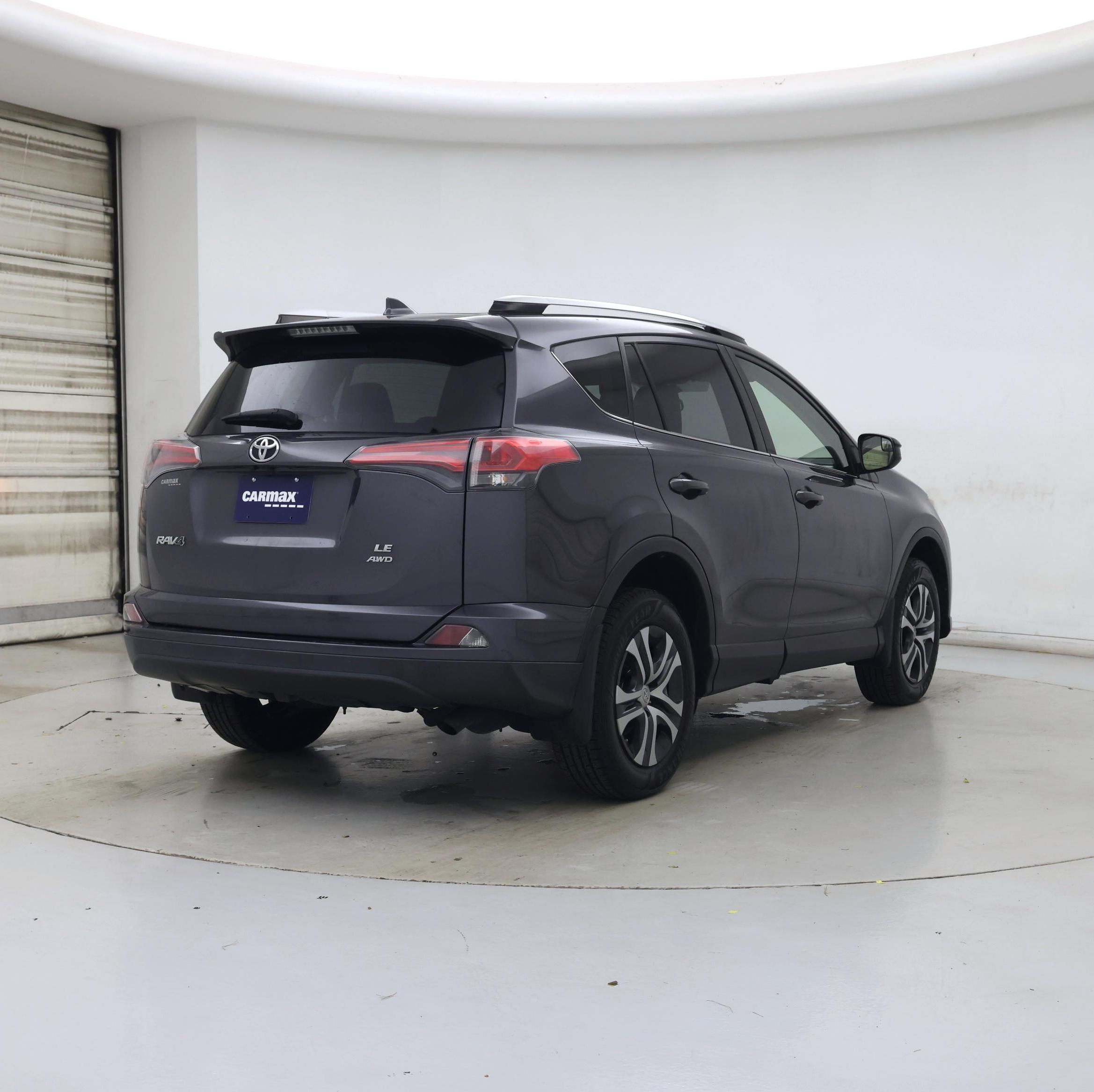 Thumbnail: 2016 Toyota RAV4 - 8