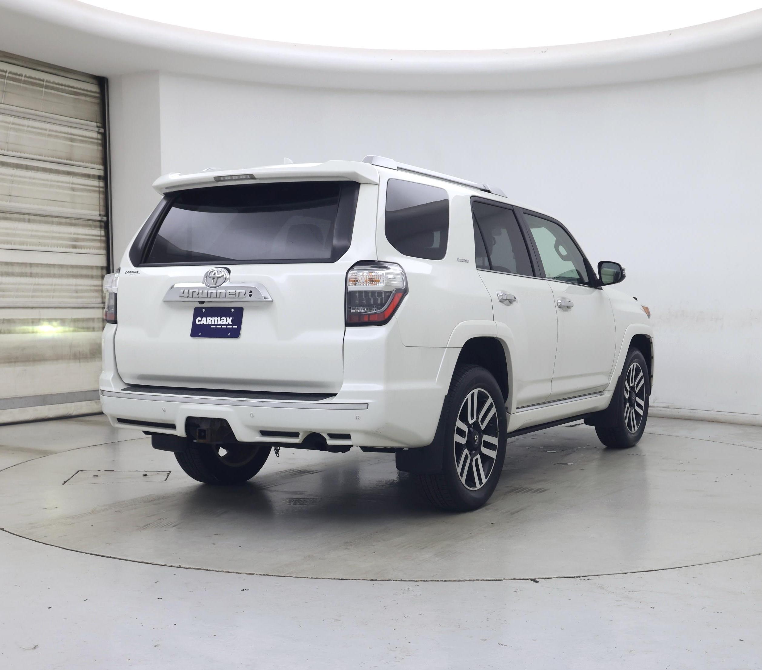 Thumbnail: 2017 Toyota 4Runner - 8