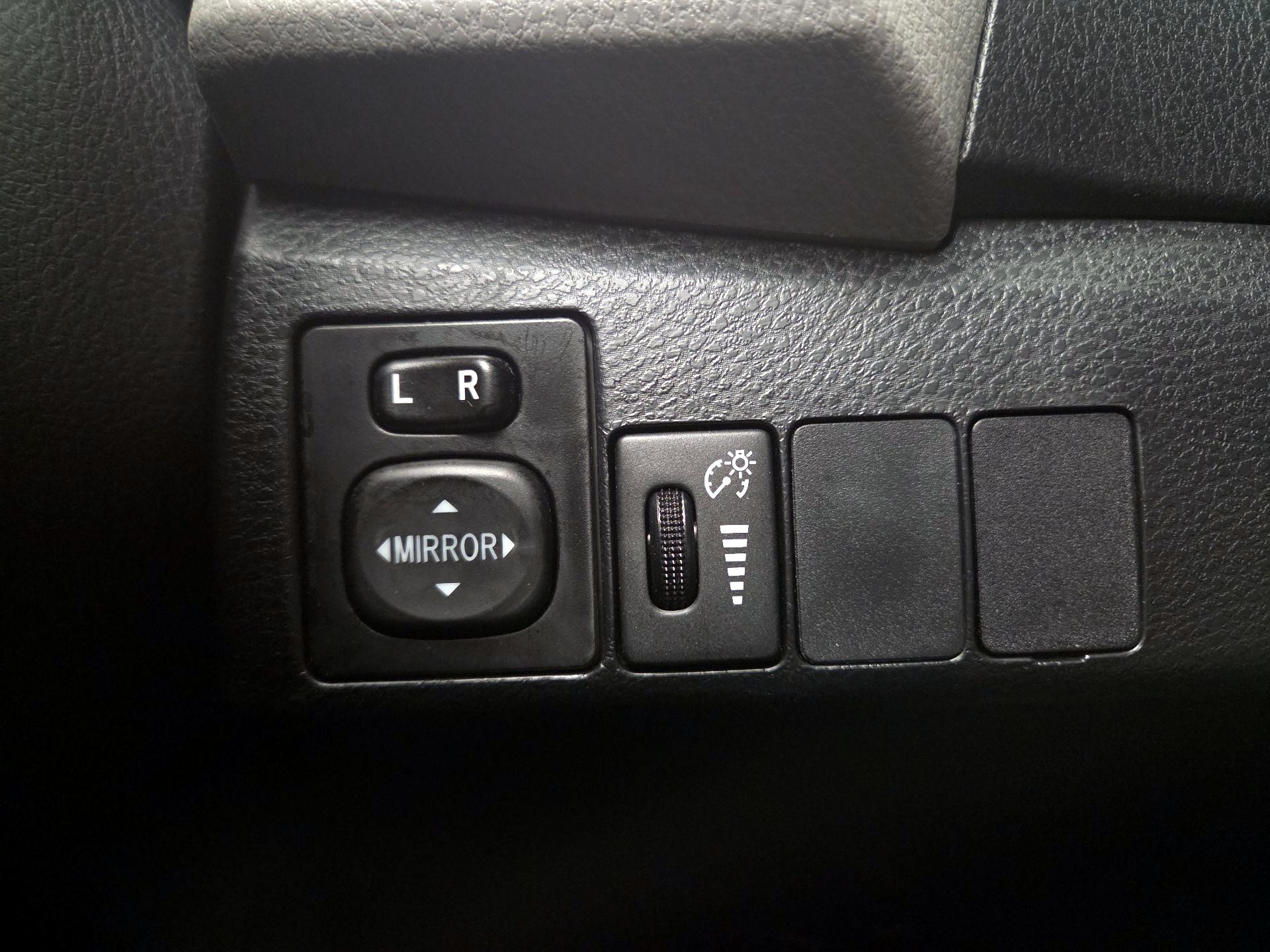 Thumbnail: 2014 Toyota Corolla - 13