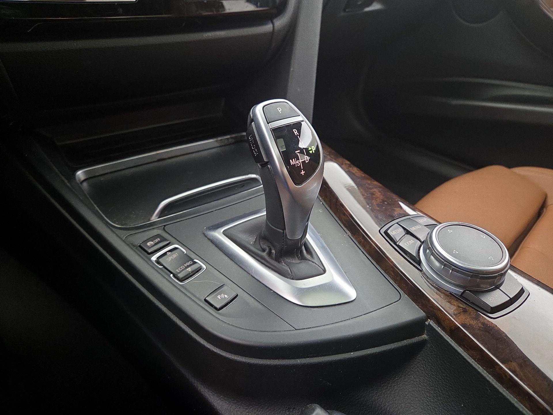 Thumbnail: 2017 BMW 3 Series - 18