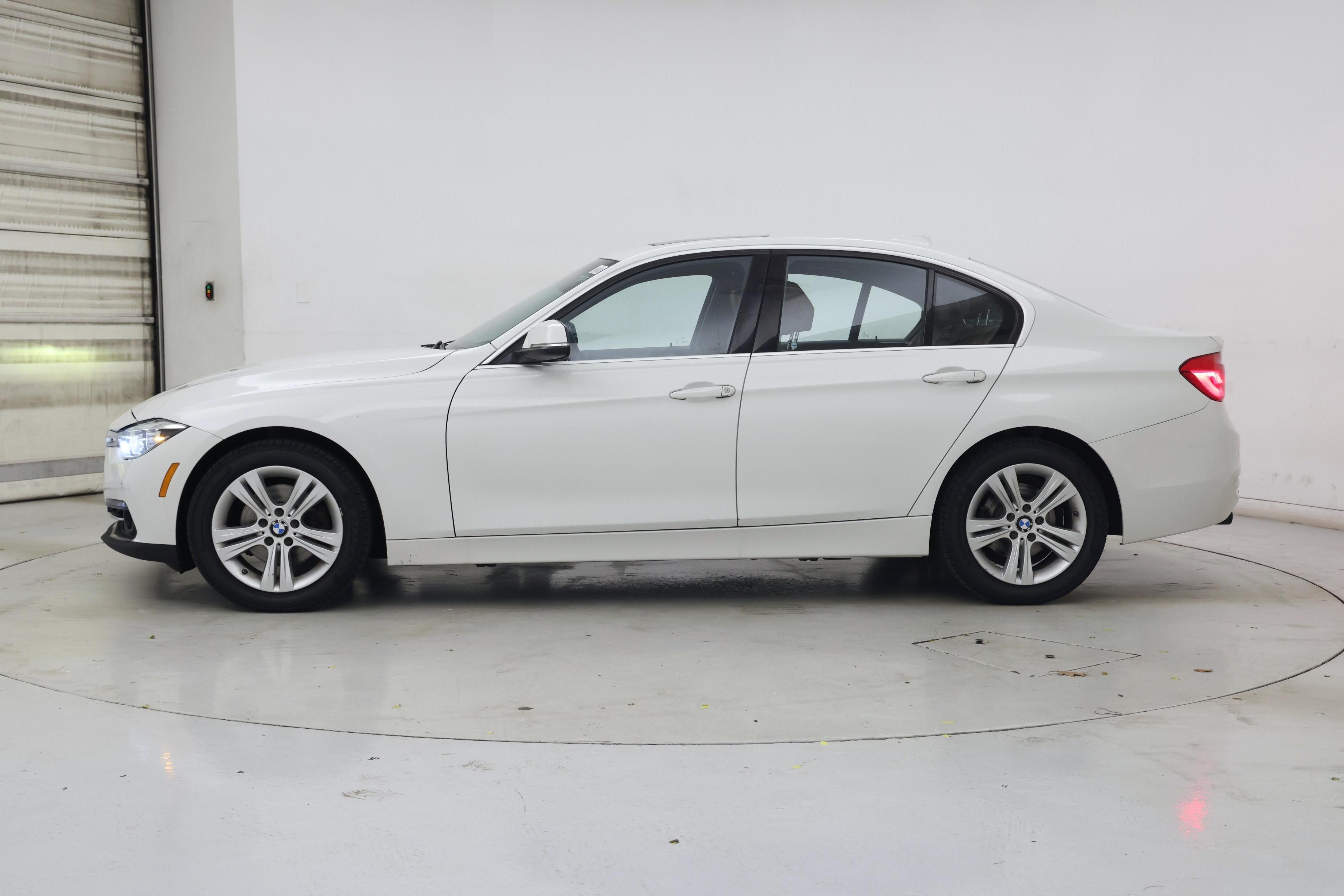 Thumbnail: 2017 BMW 3 Series - 3