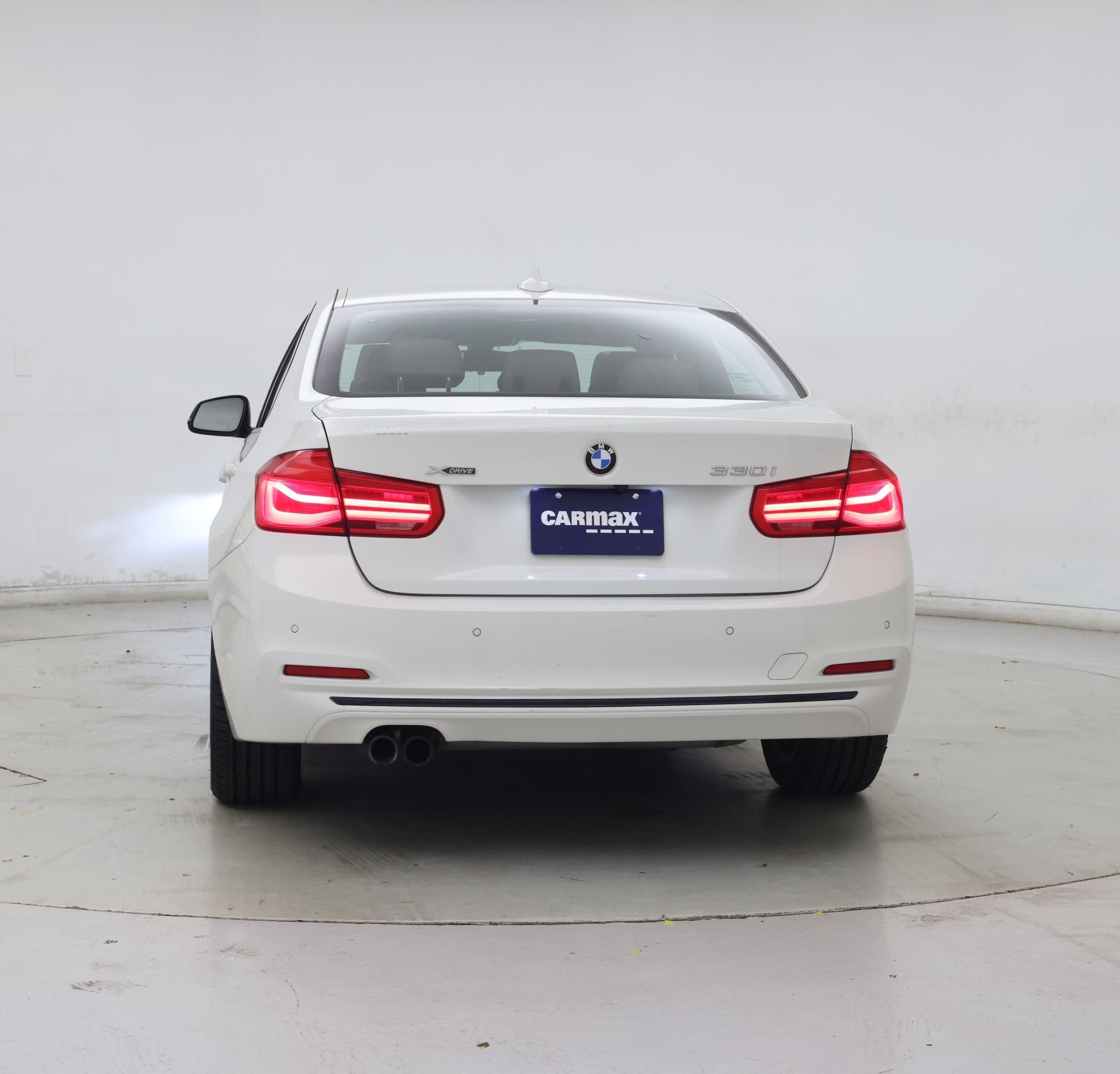Thumbnail: 2017 BMW 3 Series - 6