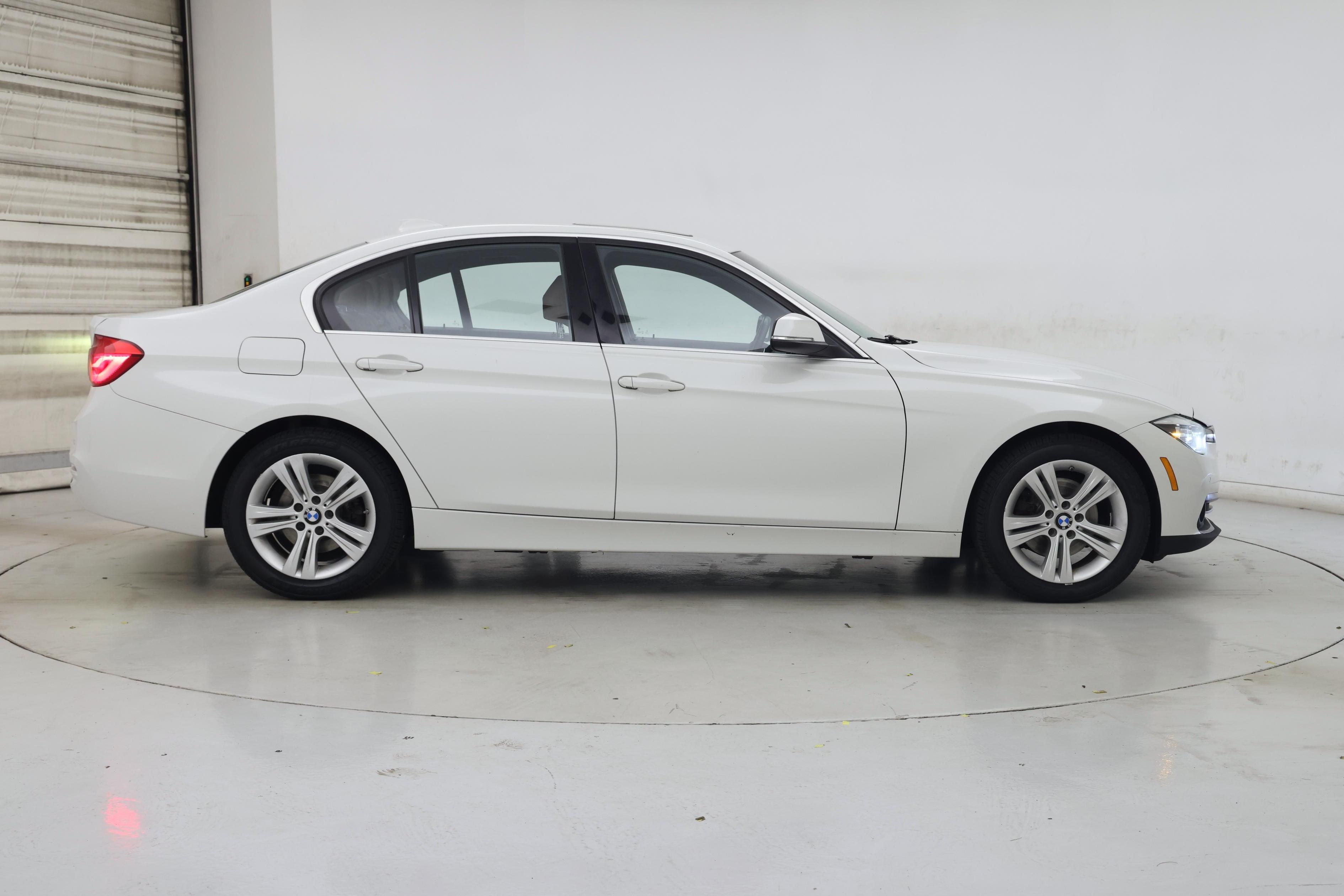 Thumbnail: 2017 BMW 3 Series - 7