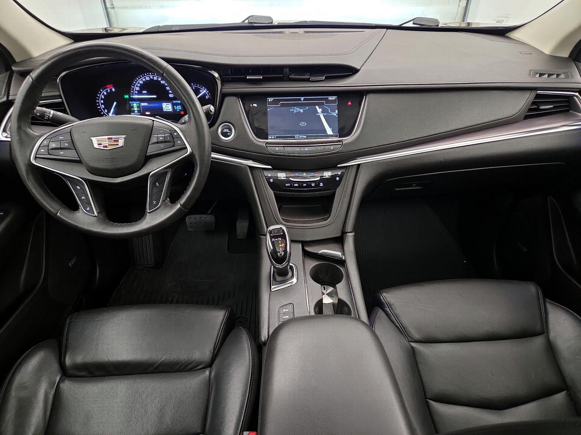 Thumbnail: 2017 Cadillac XT5 - 9
