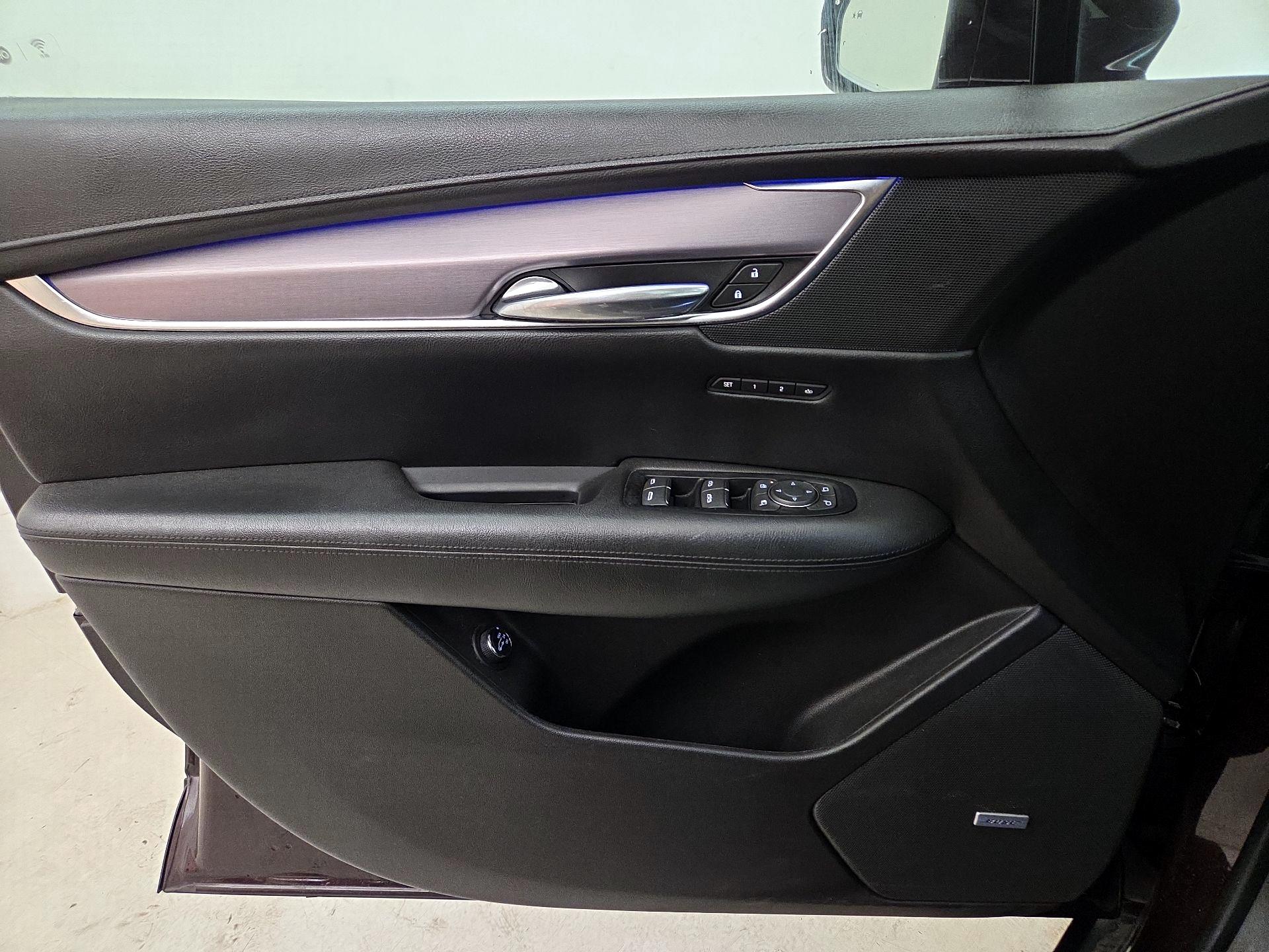 Thumbnail: 2017 Cadillac XT5 - 12