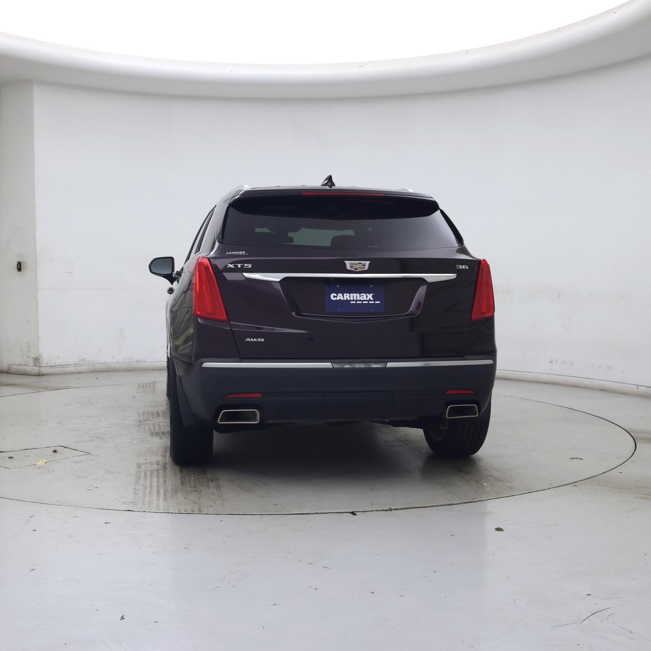 Thumbnail: 2017 Cadillac XT5 - 6