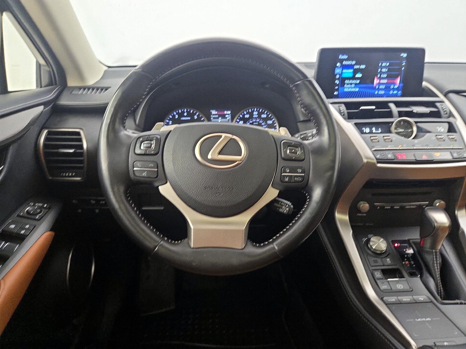 2020 Lexus NX 300 - Photo 11